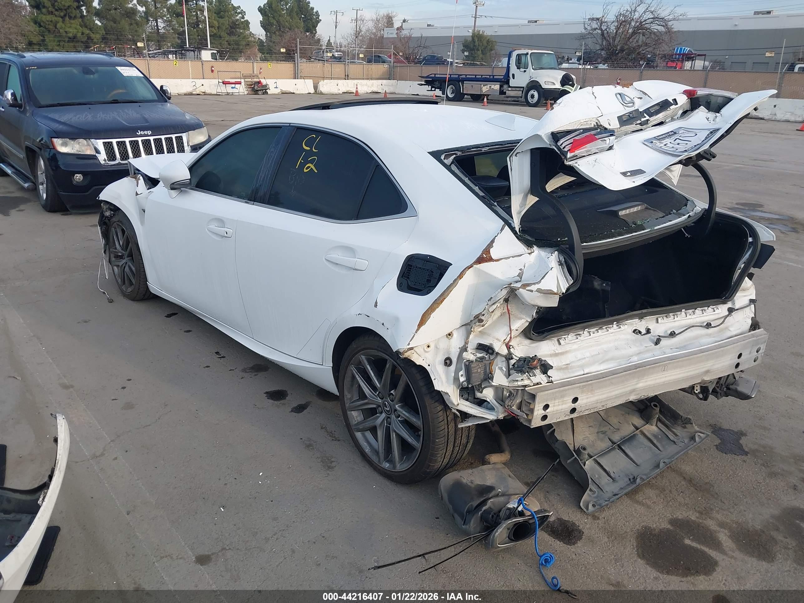 LEXUS IS image 3
