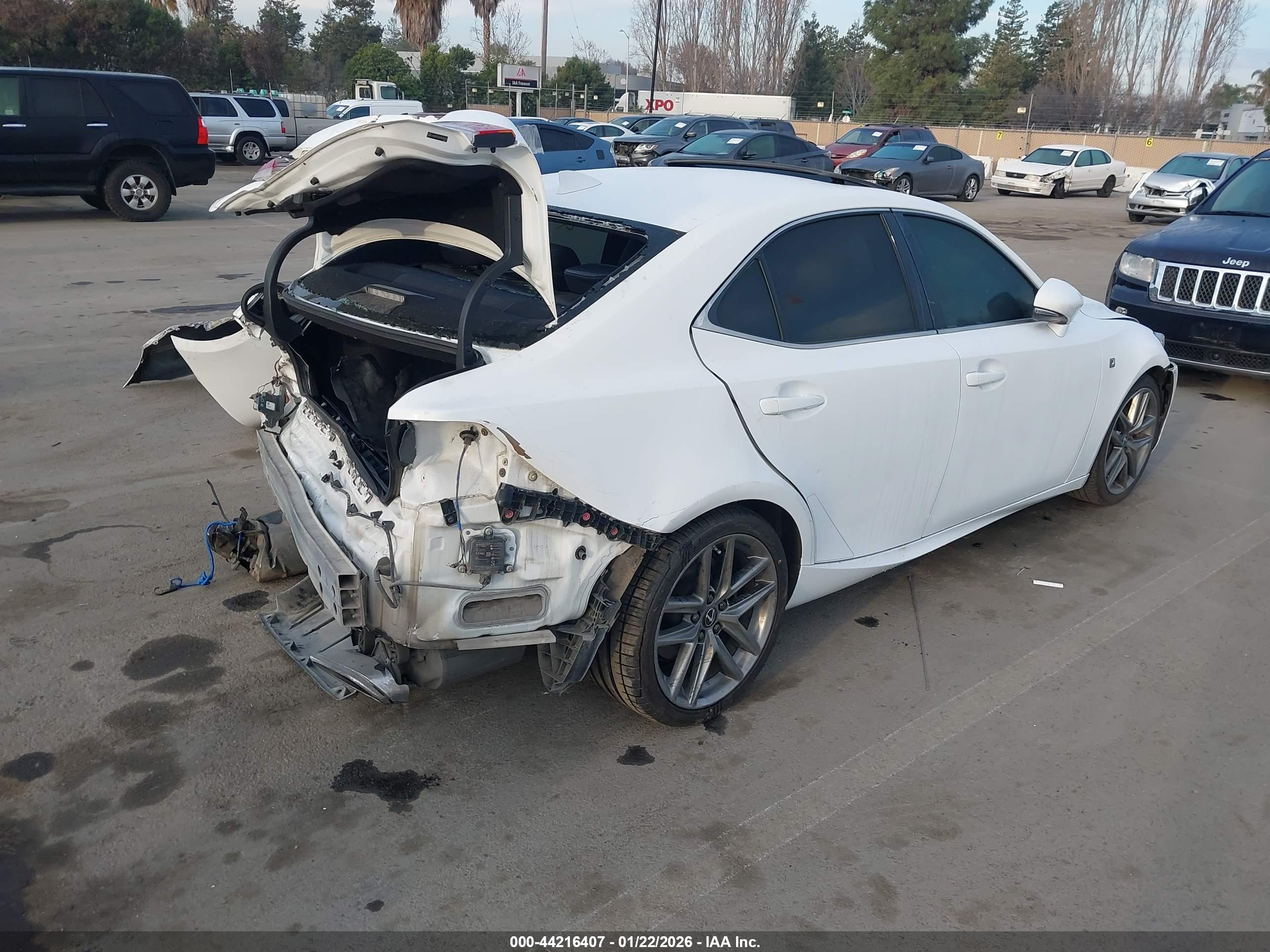 LEXUS IS image 4