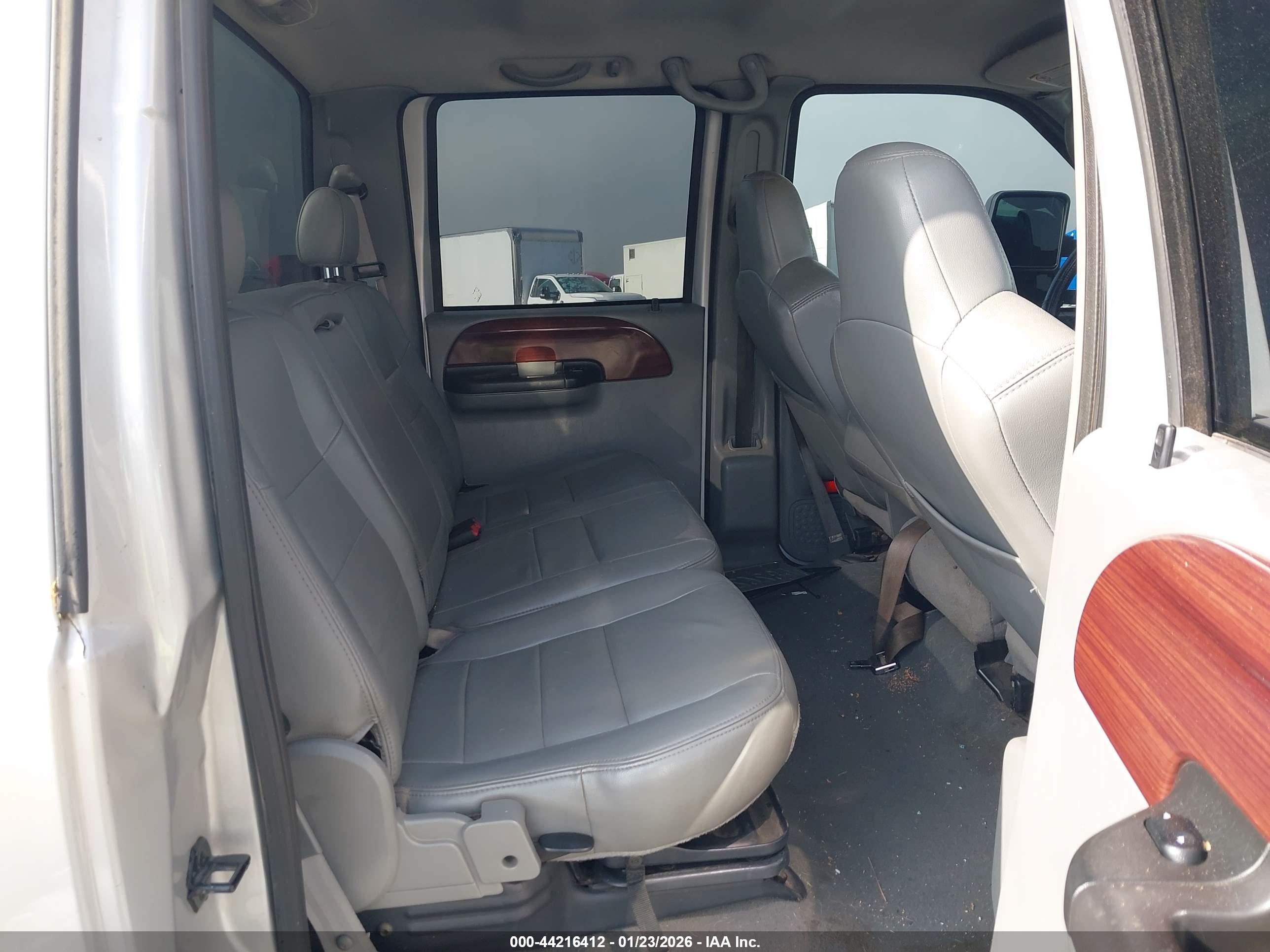 FORD F-250 image 8