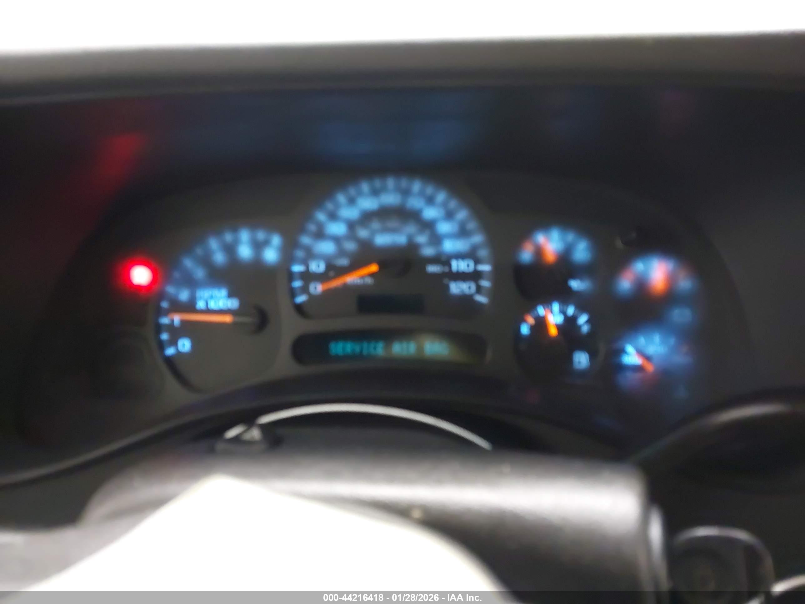 CHEVROLET SUBURBAN image 7