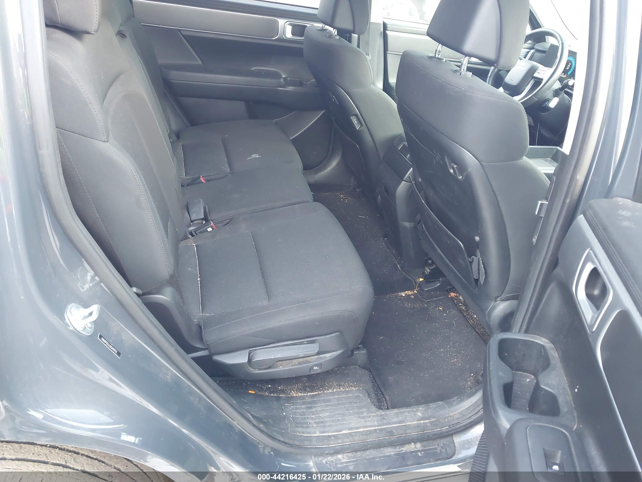 HYUNDAI SANTA image 8
