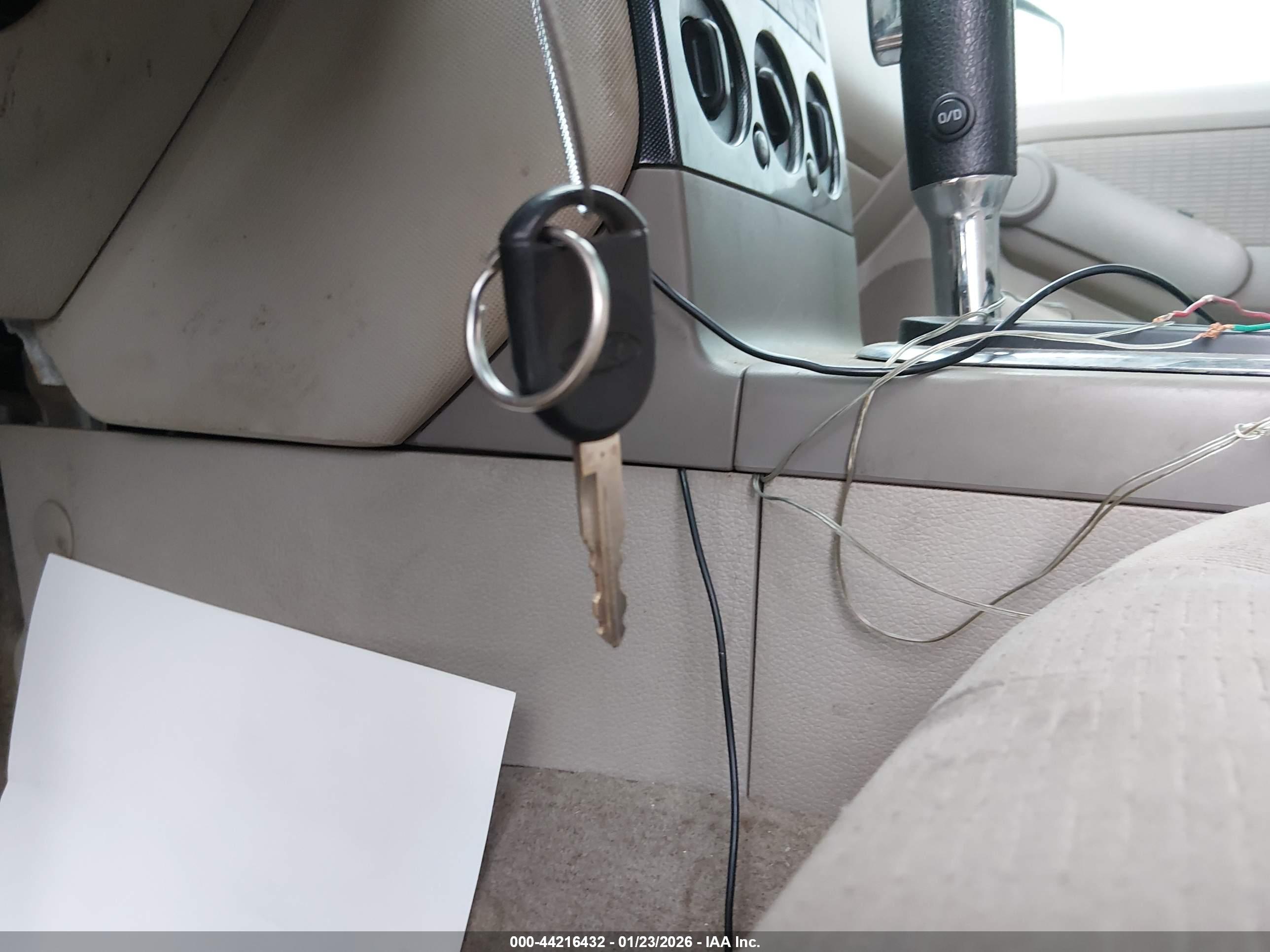 FORD EXPLORER image 11