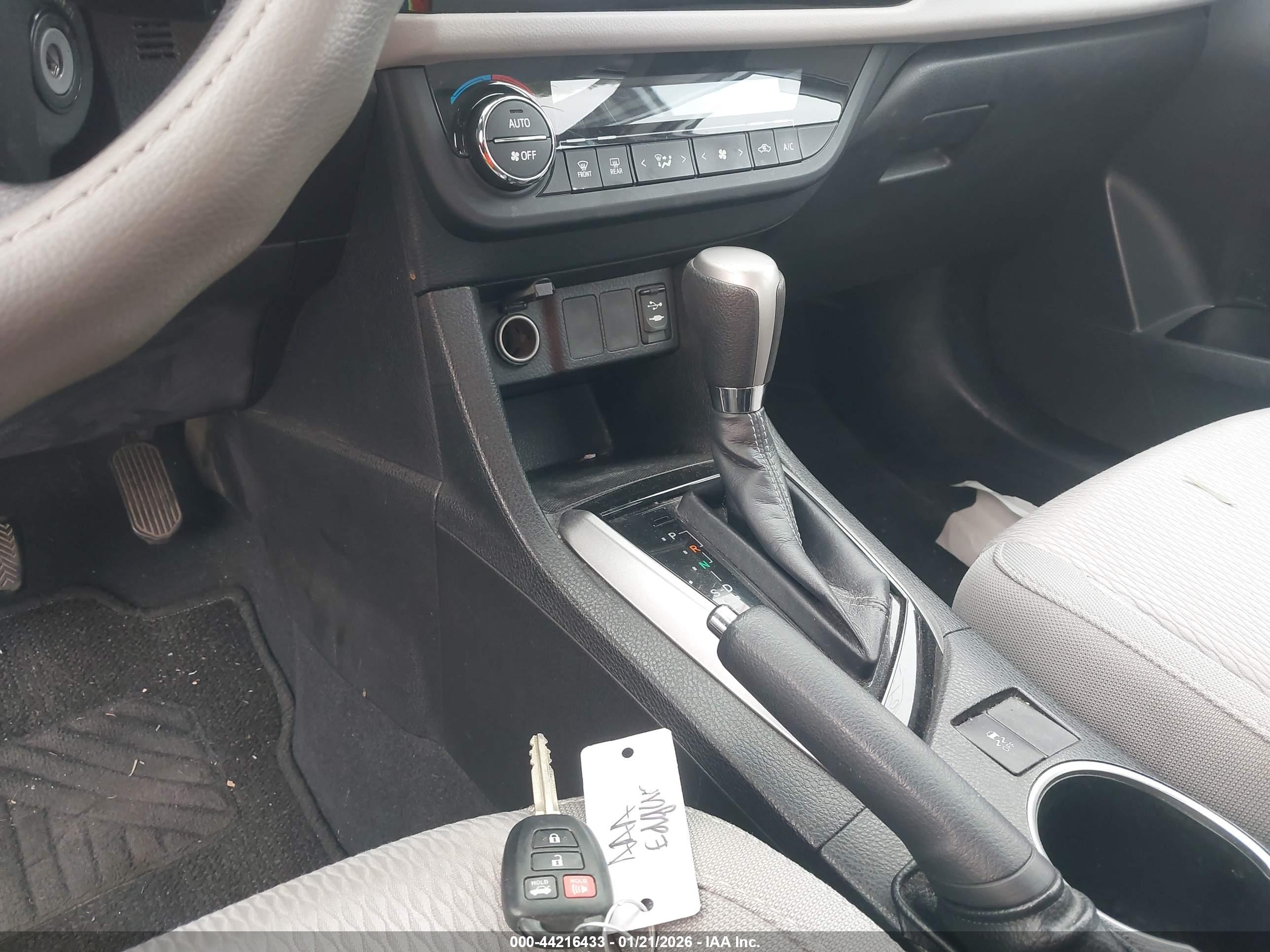 TOYOTA COROLLA image 11