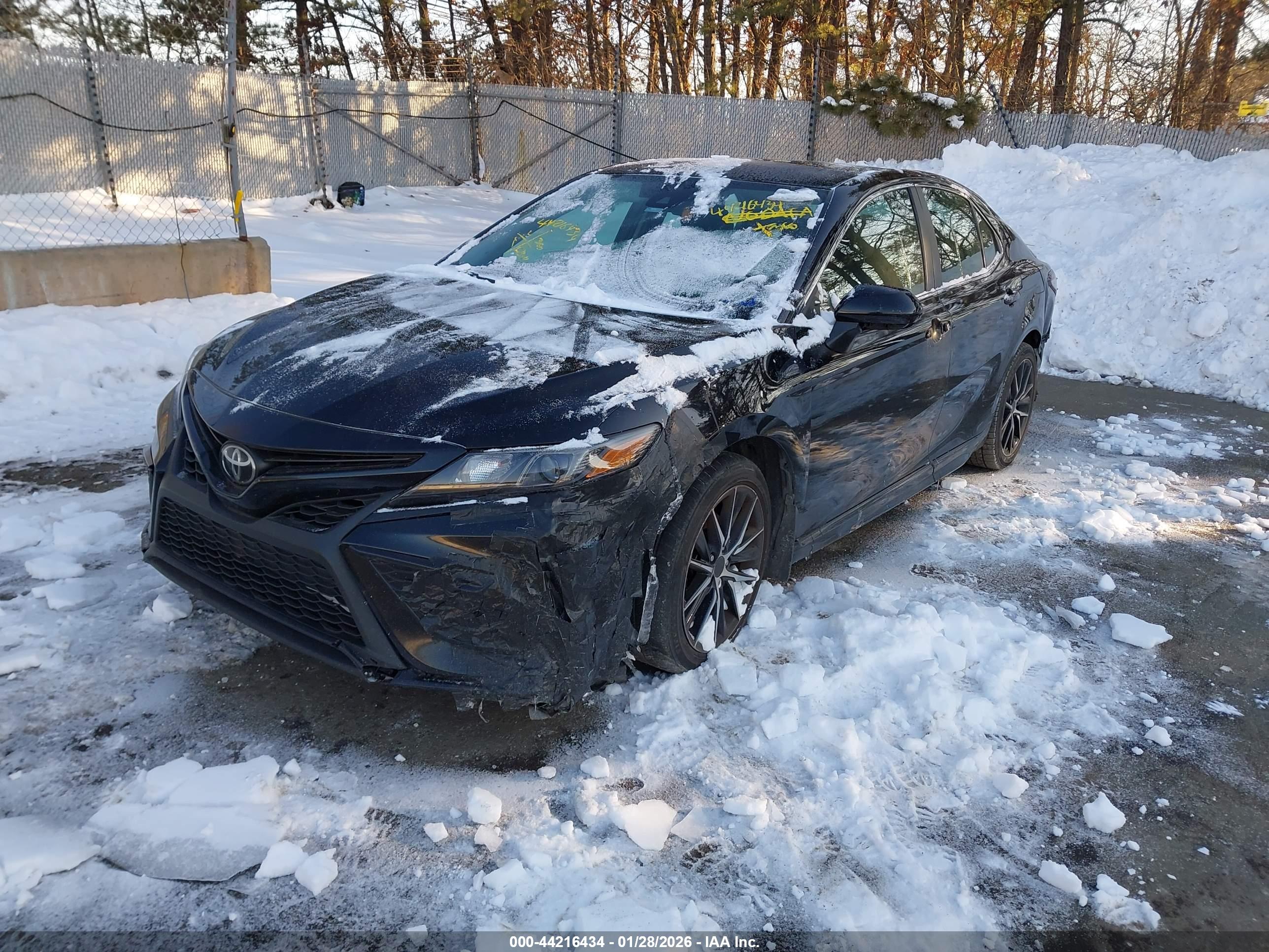 TOYOTA CAMRY image 2