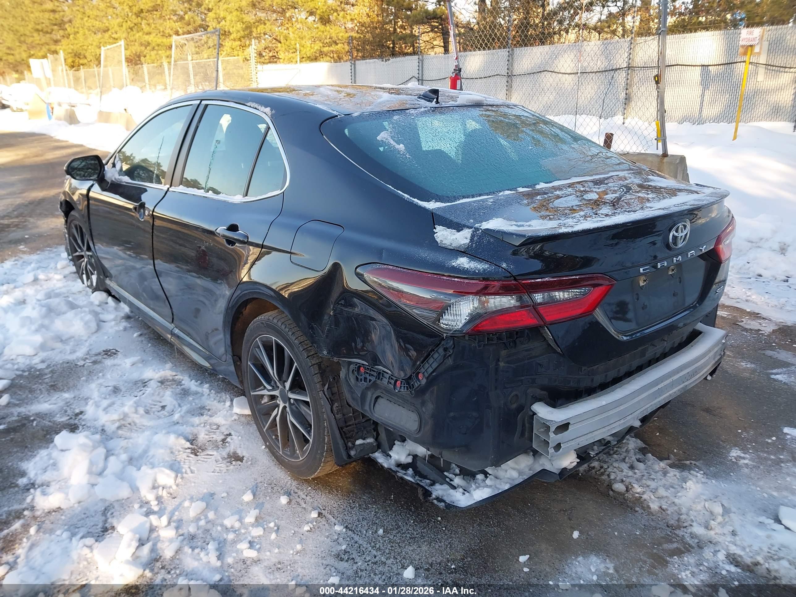 TOYOTA CAMRY image 3