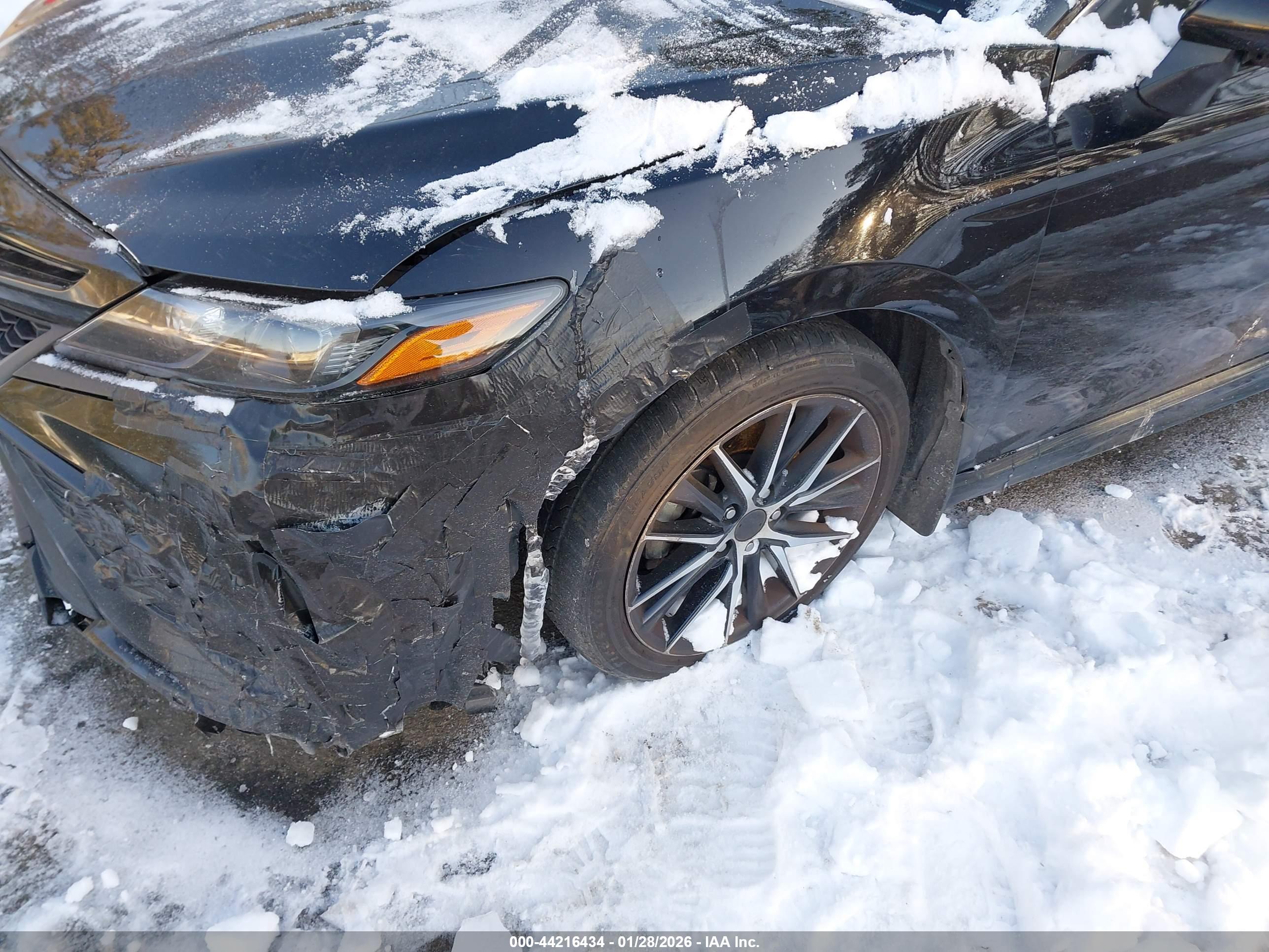 TOYOTA CAMRY image 6