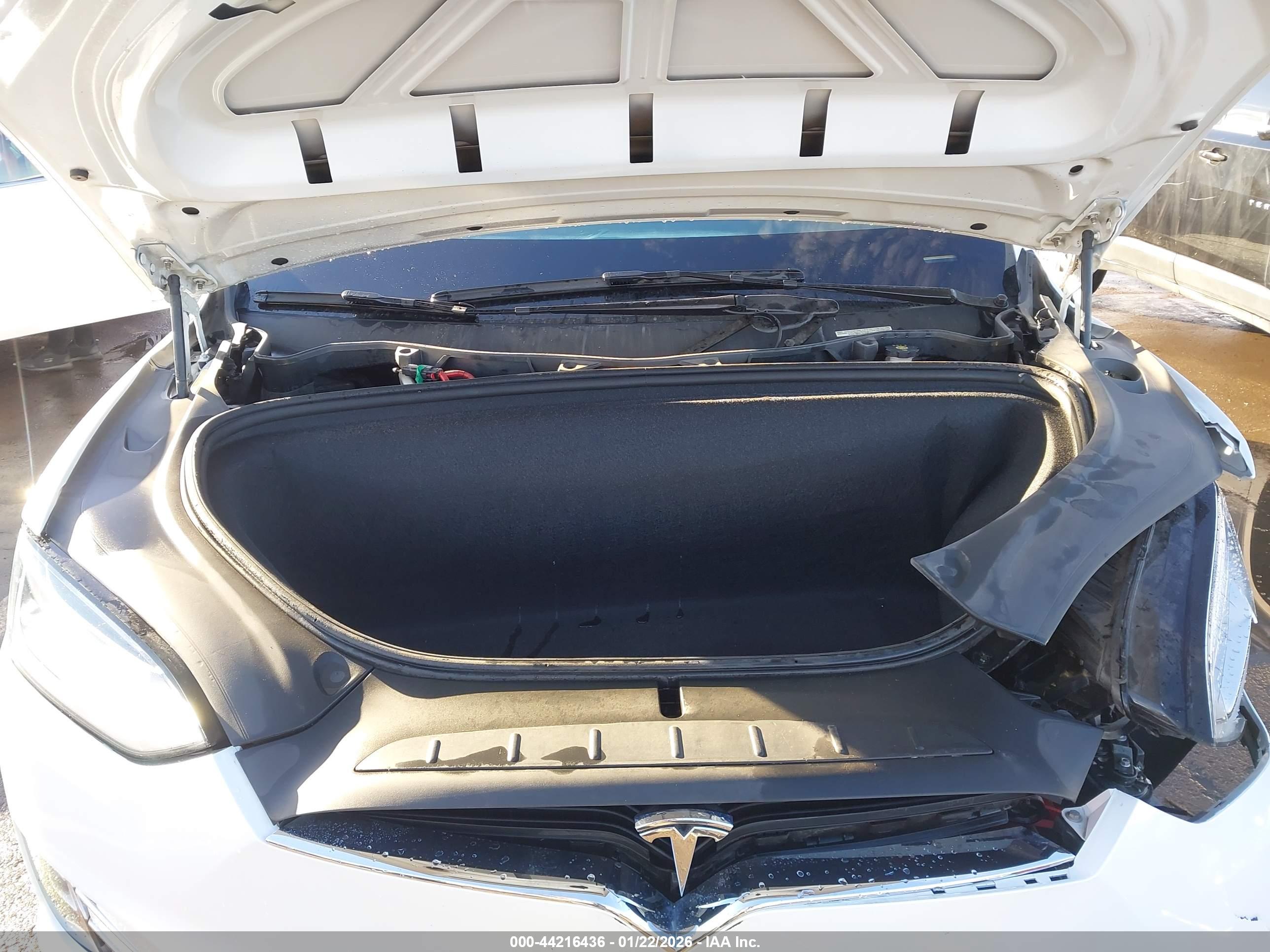 TESLA MODEL image 10