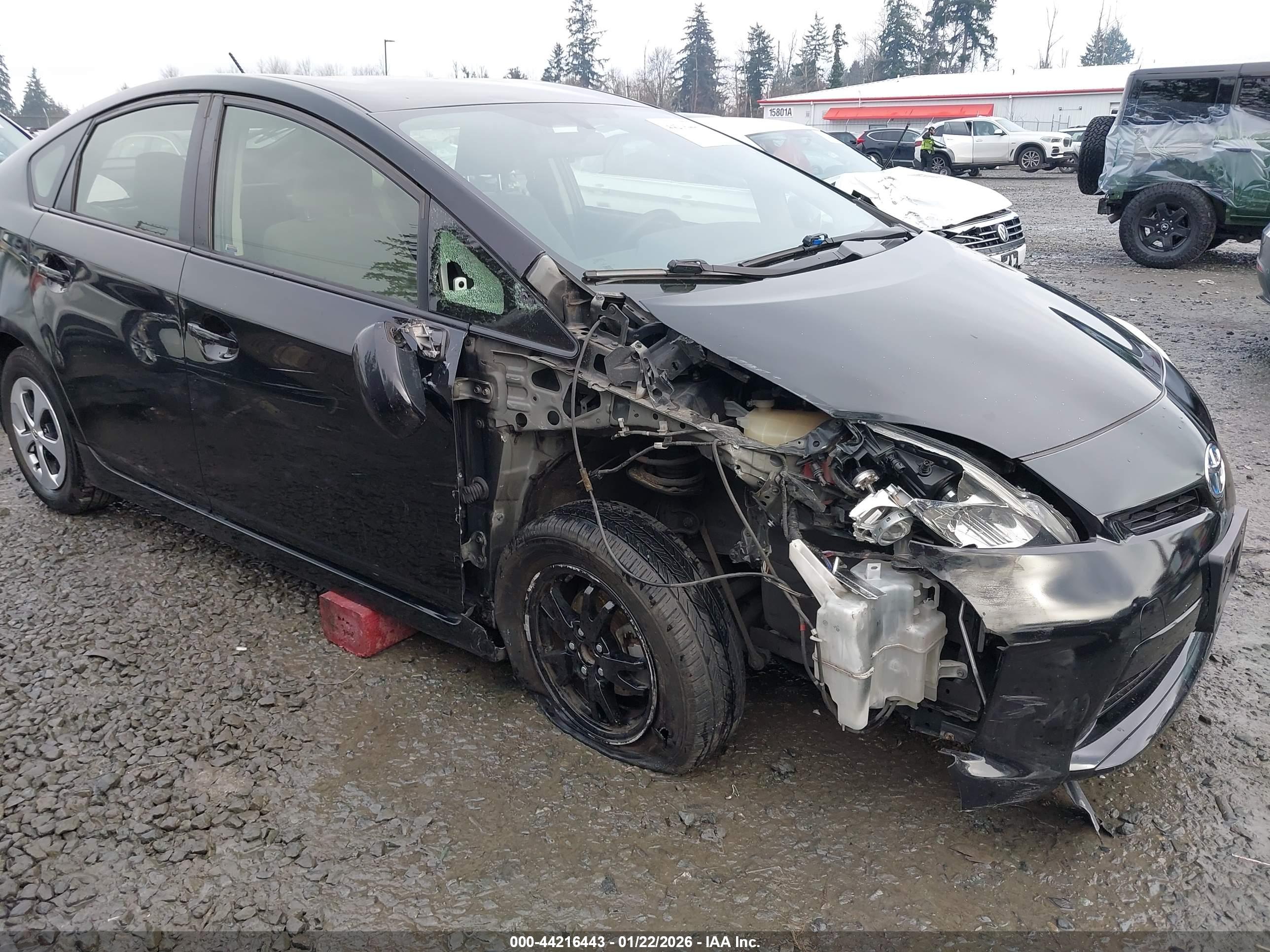 TOYOTA PRIUS image 6
