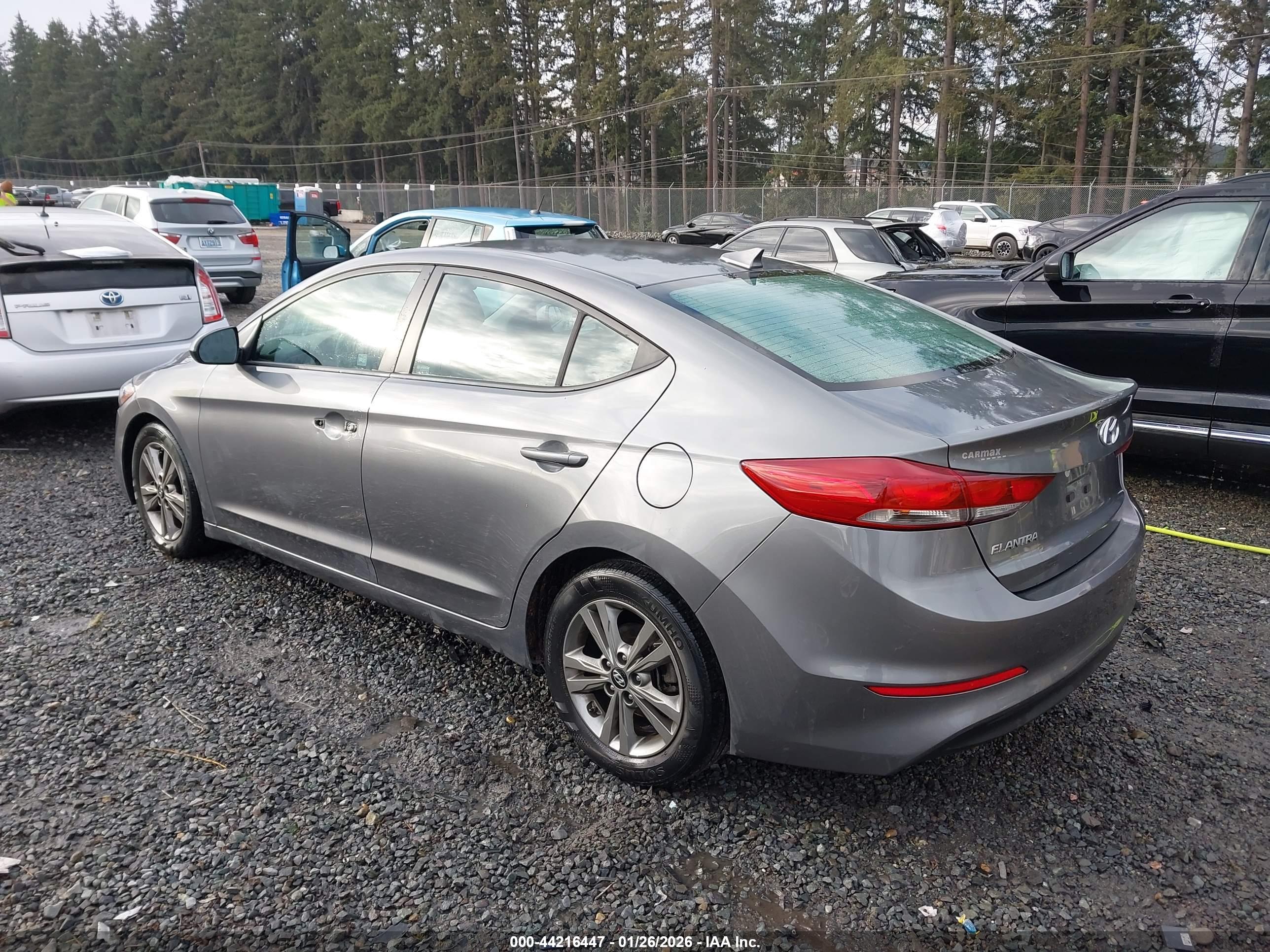 HYUNDAI ELANTRA image 3