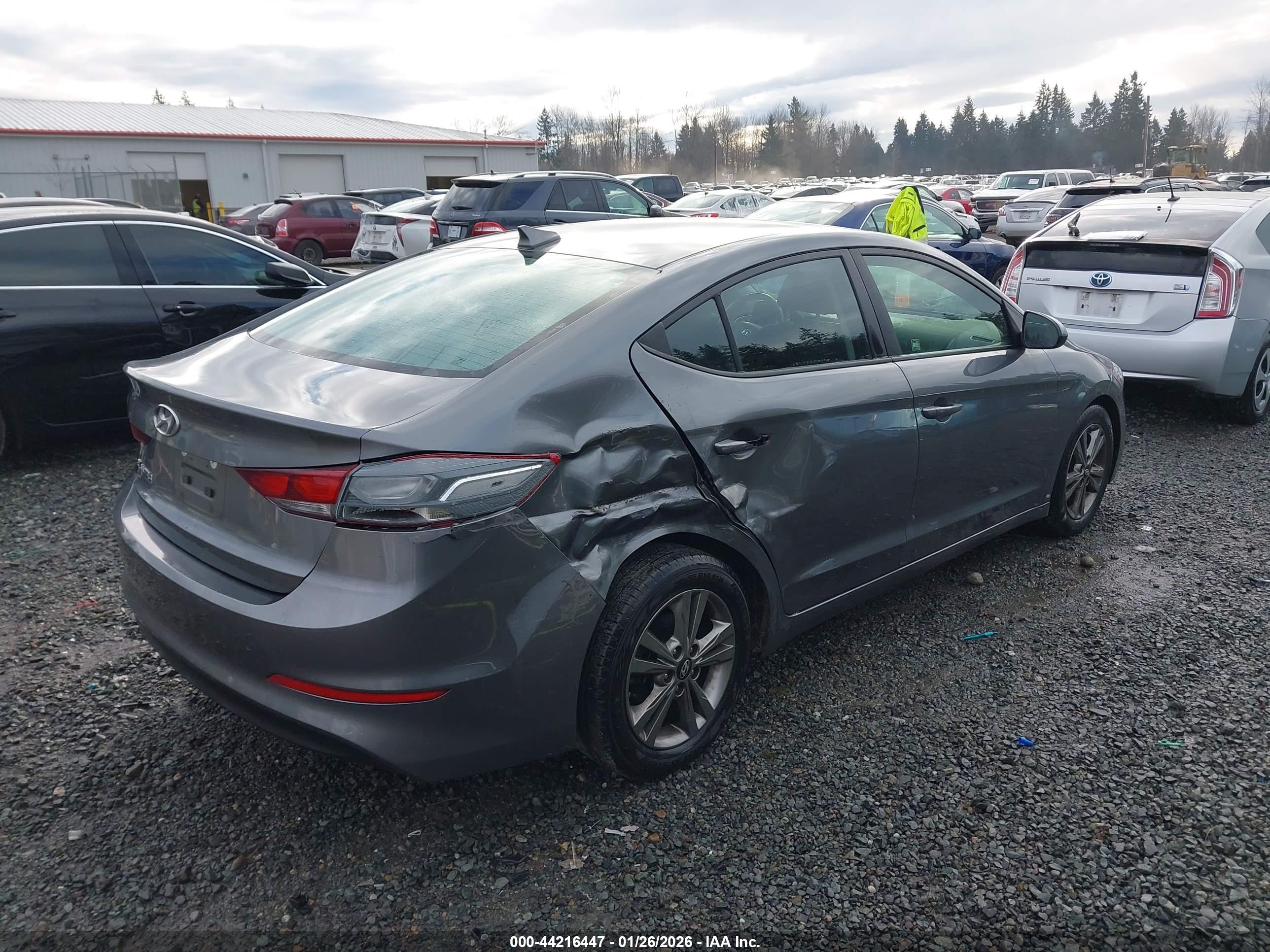 HYUNDAI ELANTRA image 4
