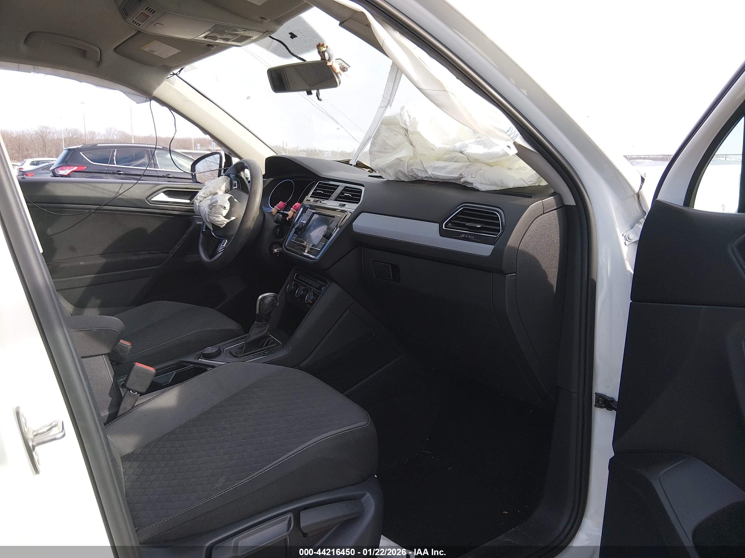 VOLKSWAGEN TIGUAN image 5