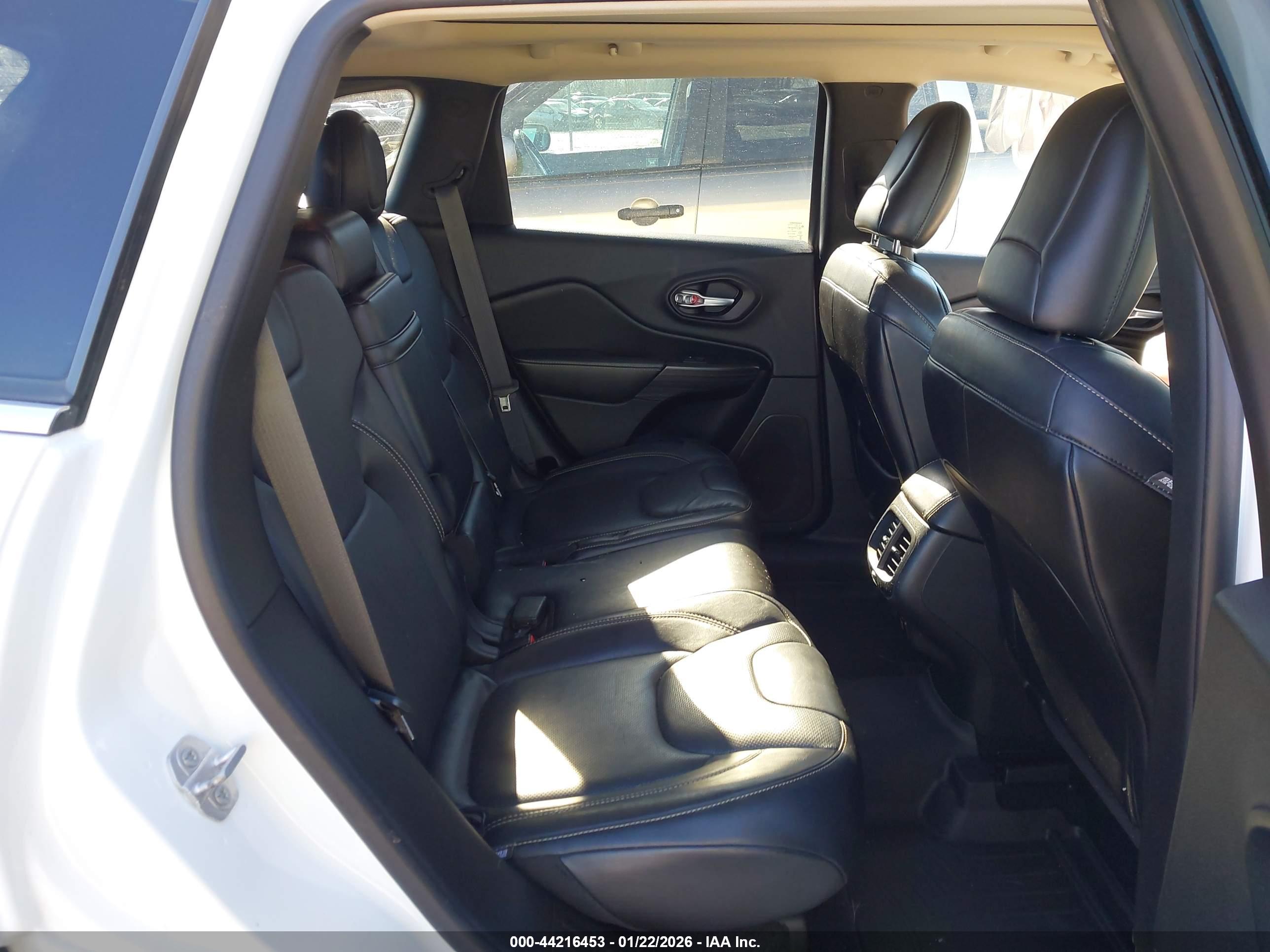 JEEP CHEROKEE image 8