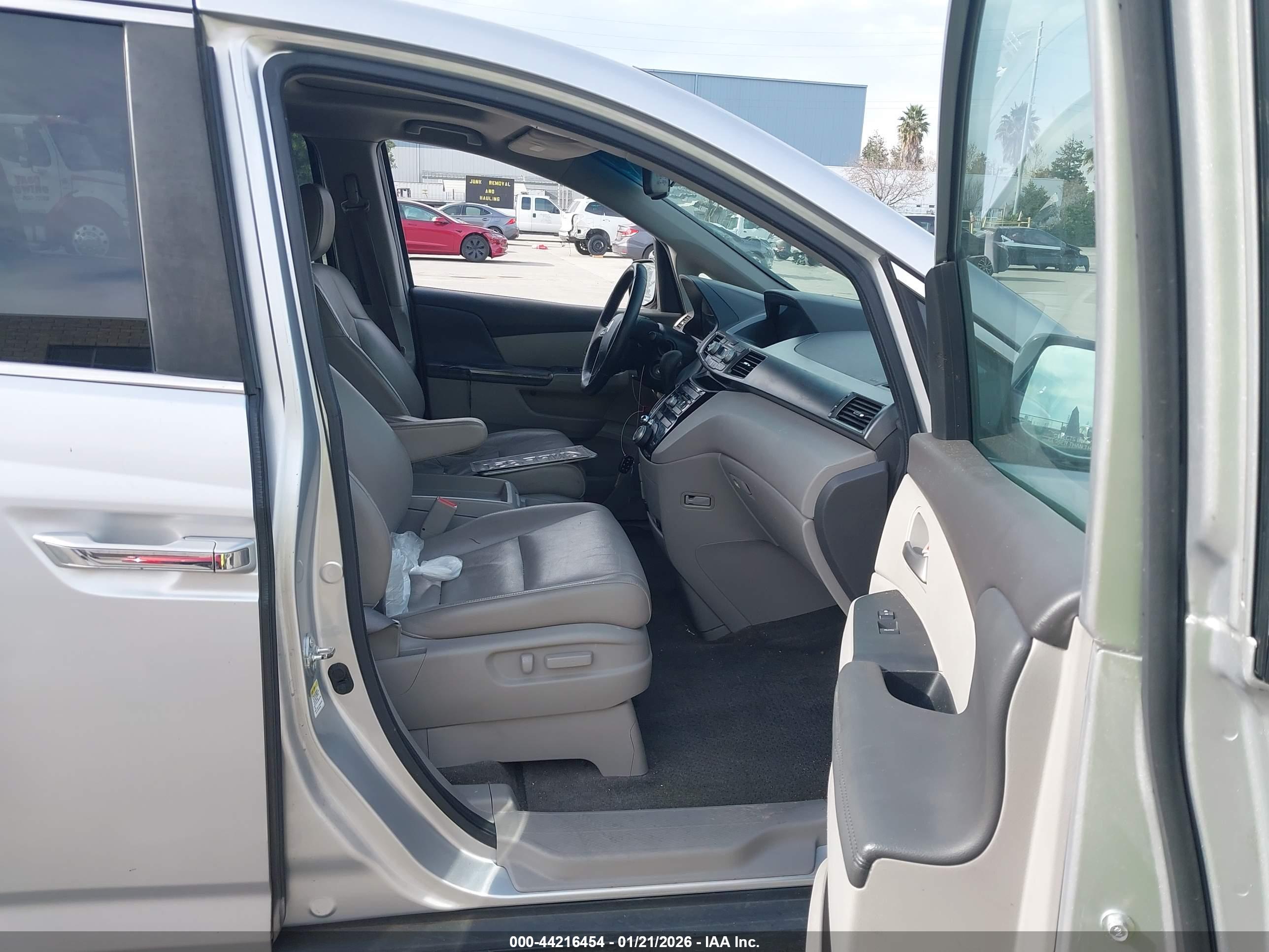 HONDA ODYSSEY image 5