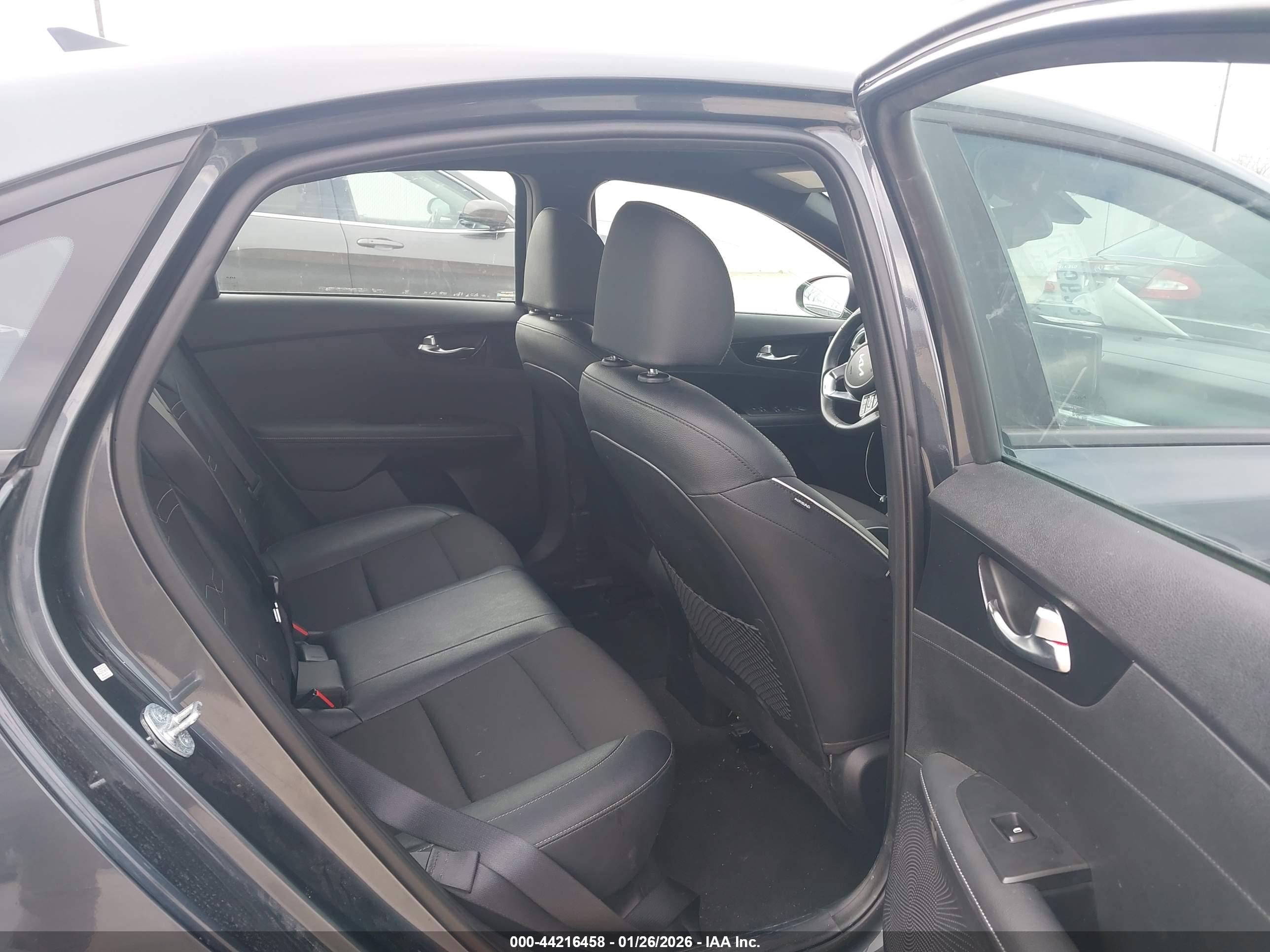KIA FORTE image 8