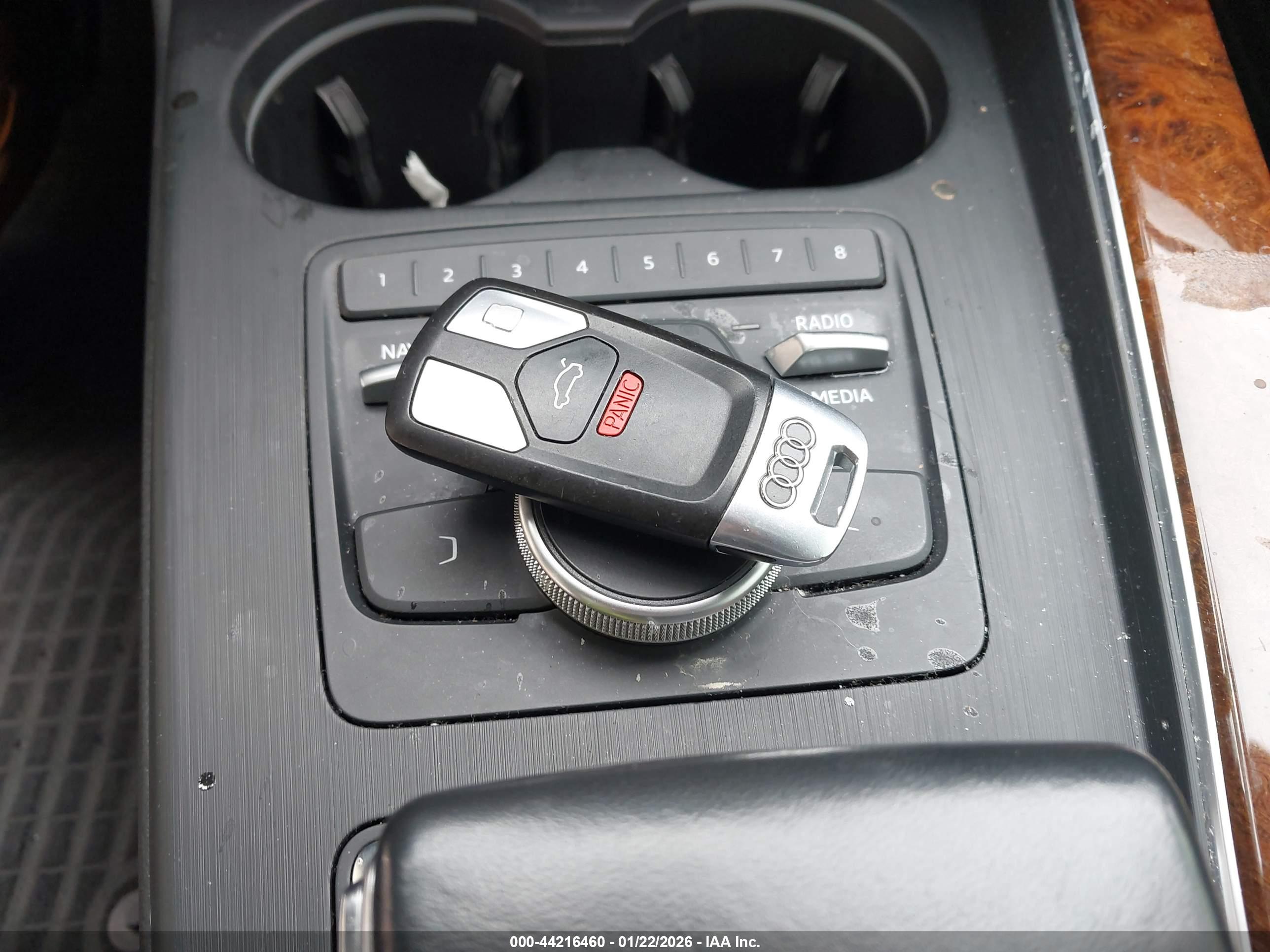 AUDI A4 image 11