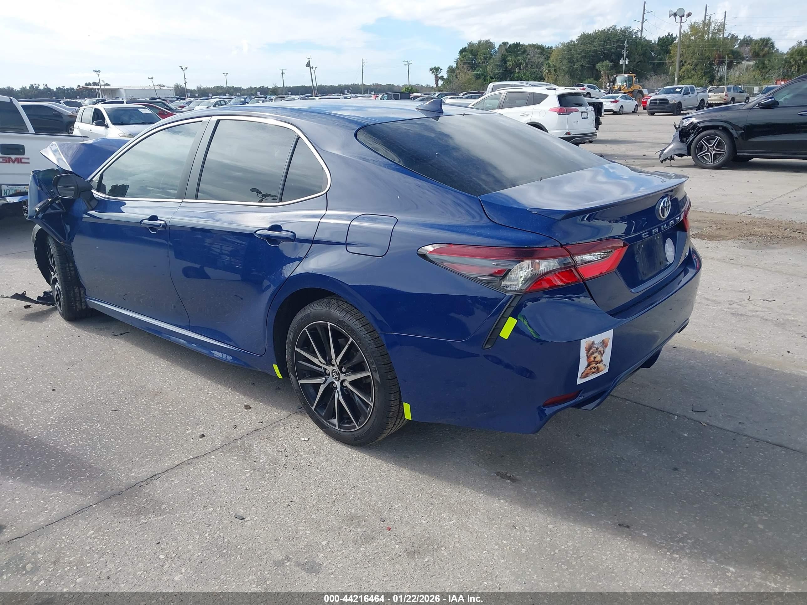 TOYOTA CAMRY image 3