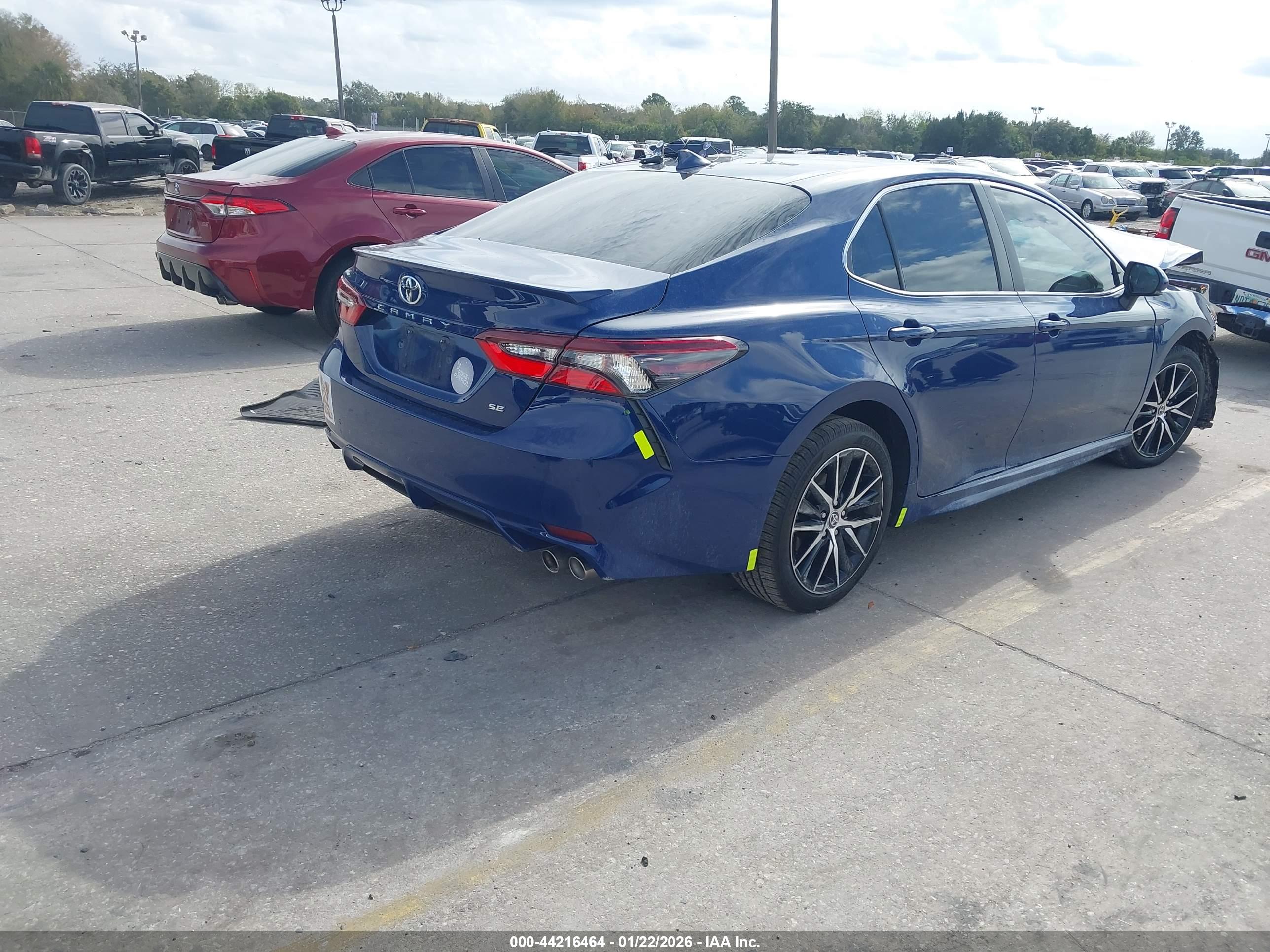 TOYOTA CAMRY image 4