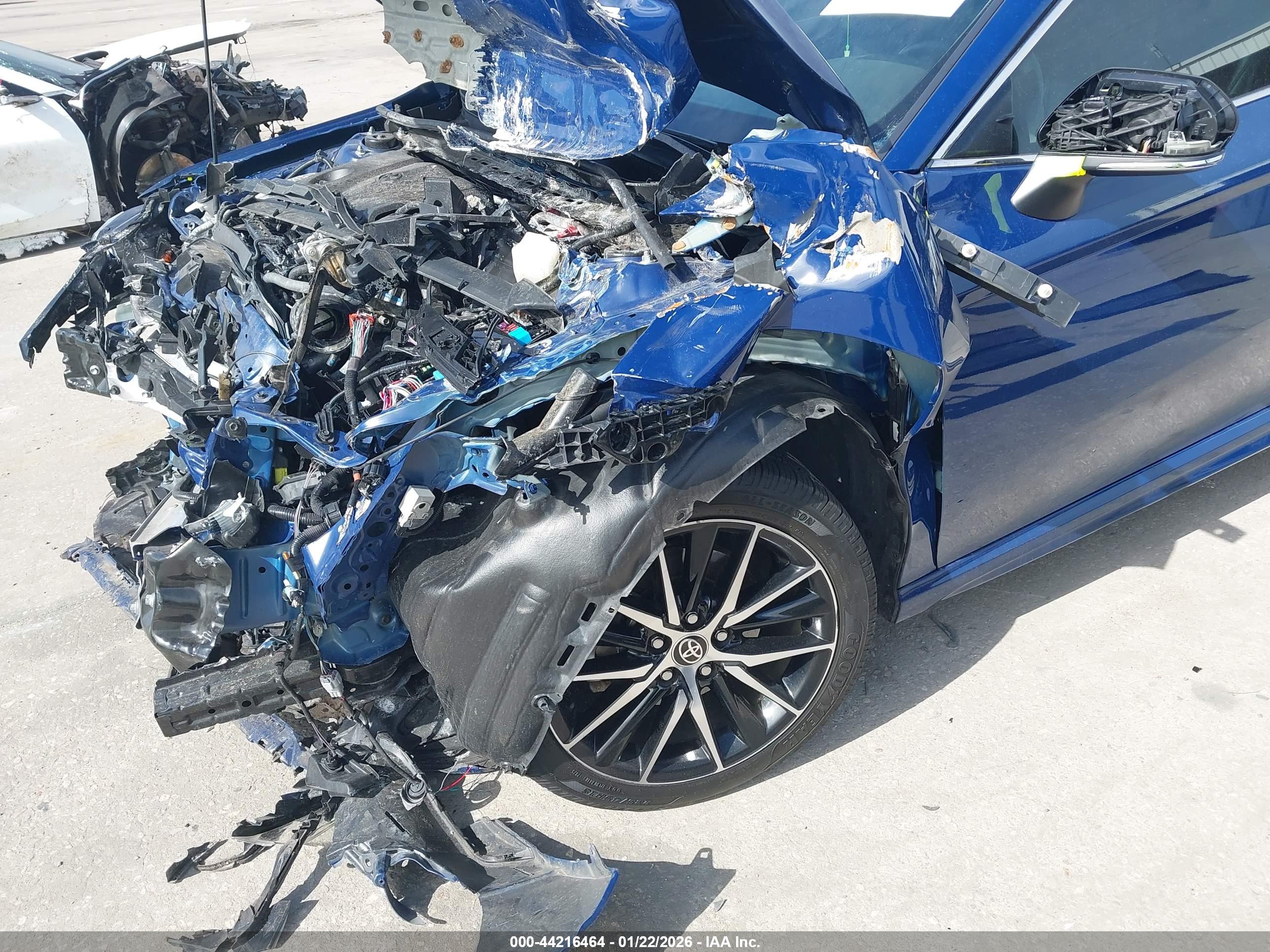 TOYOTA CAMRY image 6