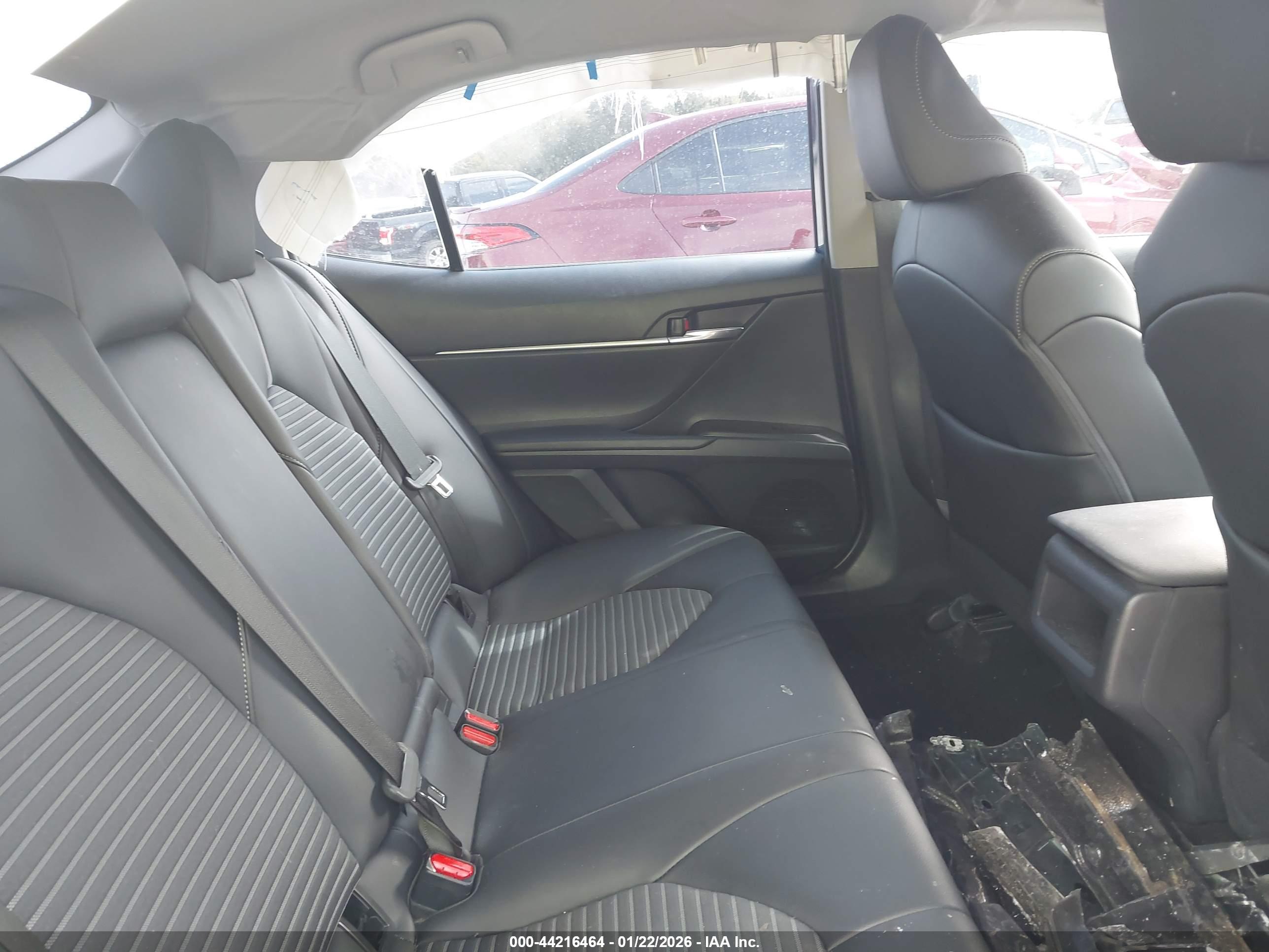 TOYOTA CAMRY image 8