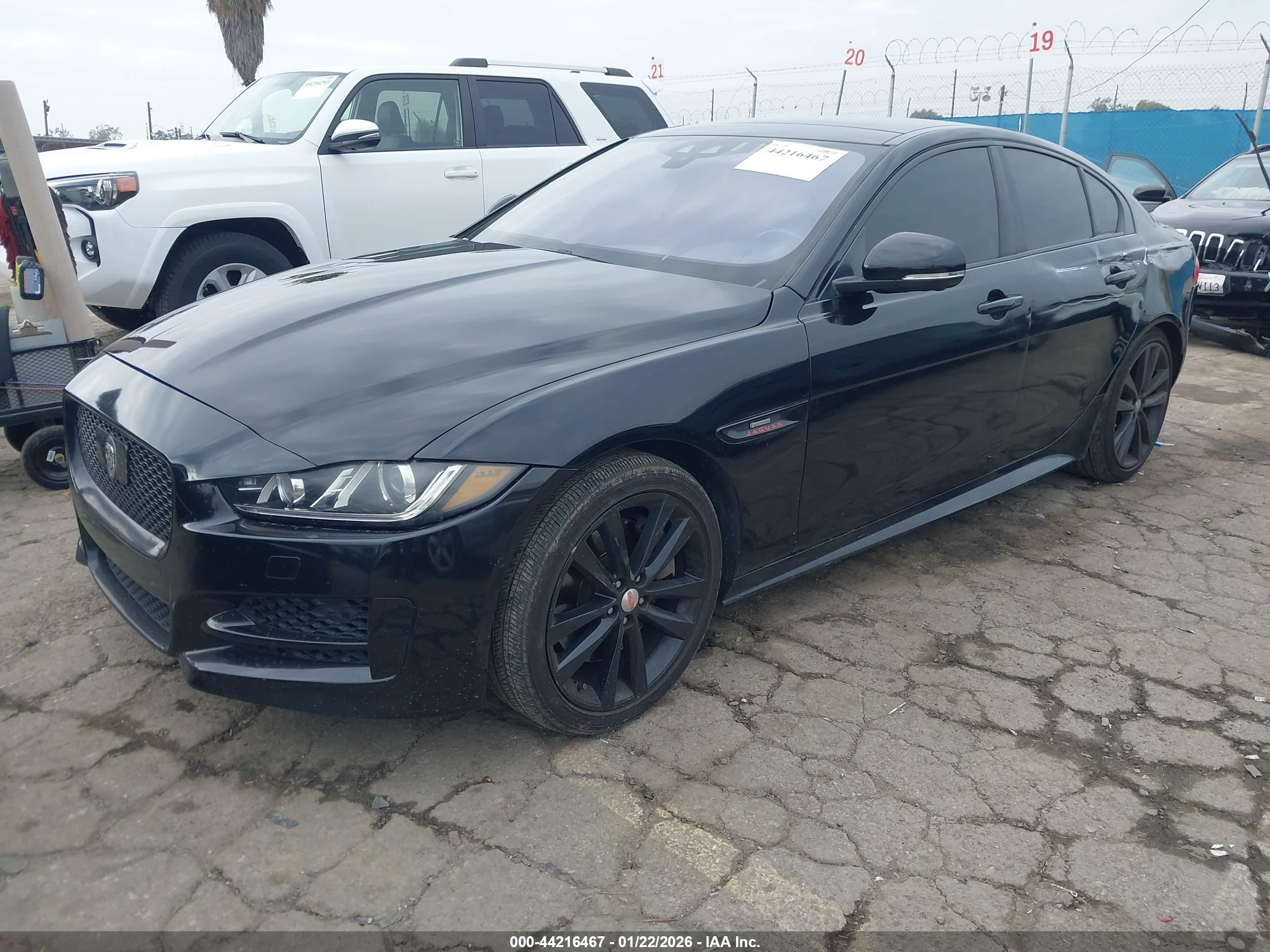 JAGUAR XE image 2