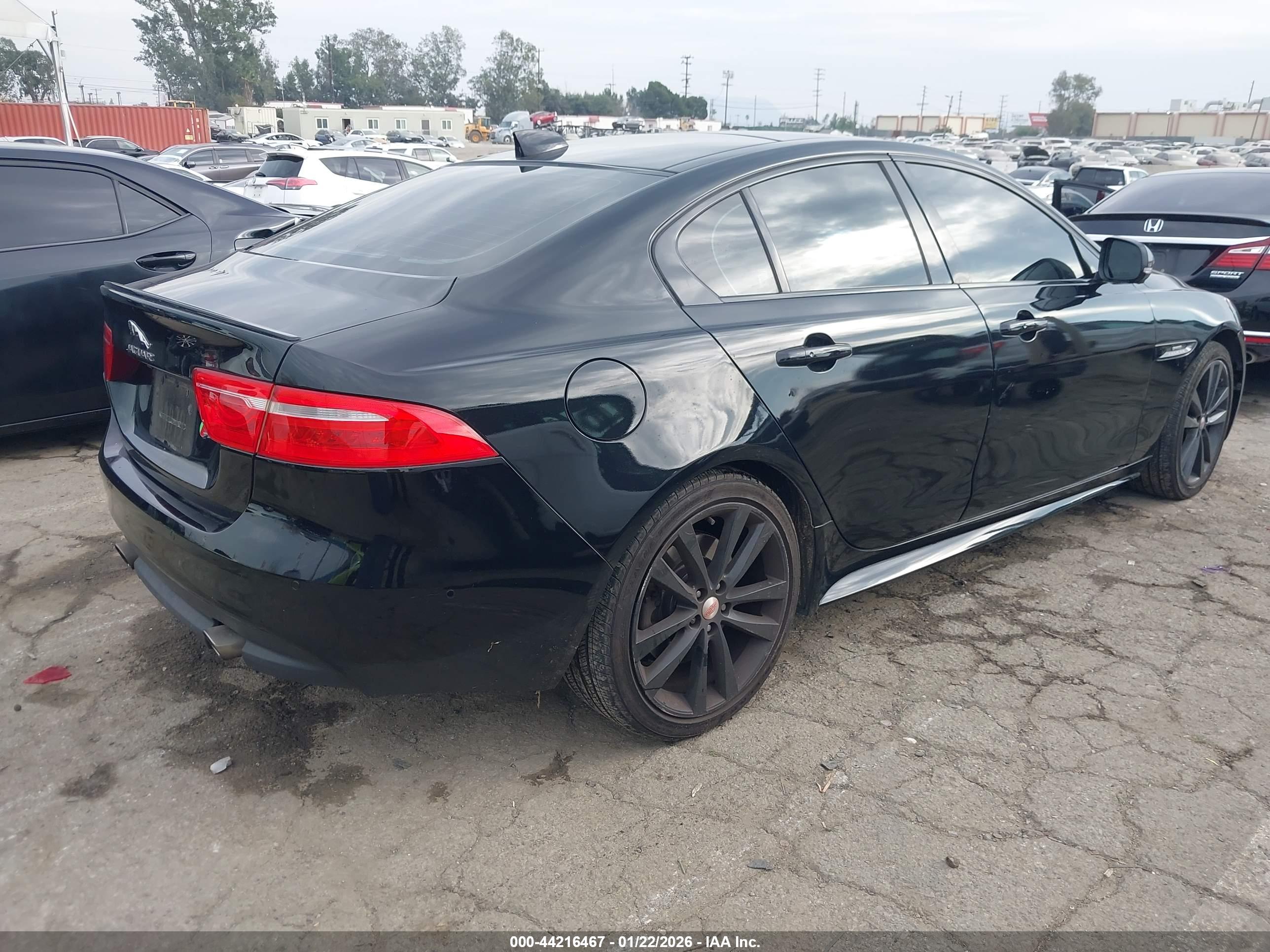 JAGUAR XE image 4