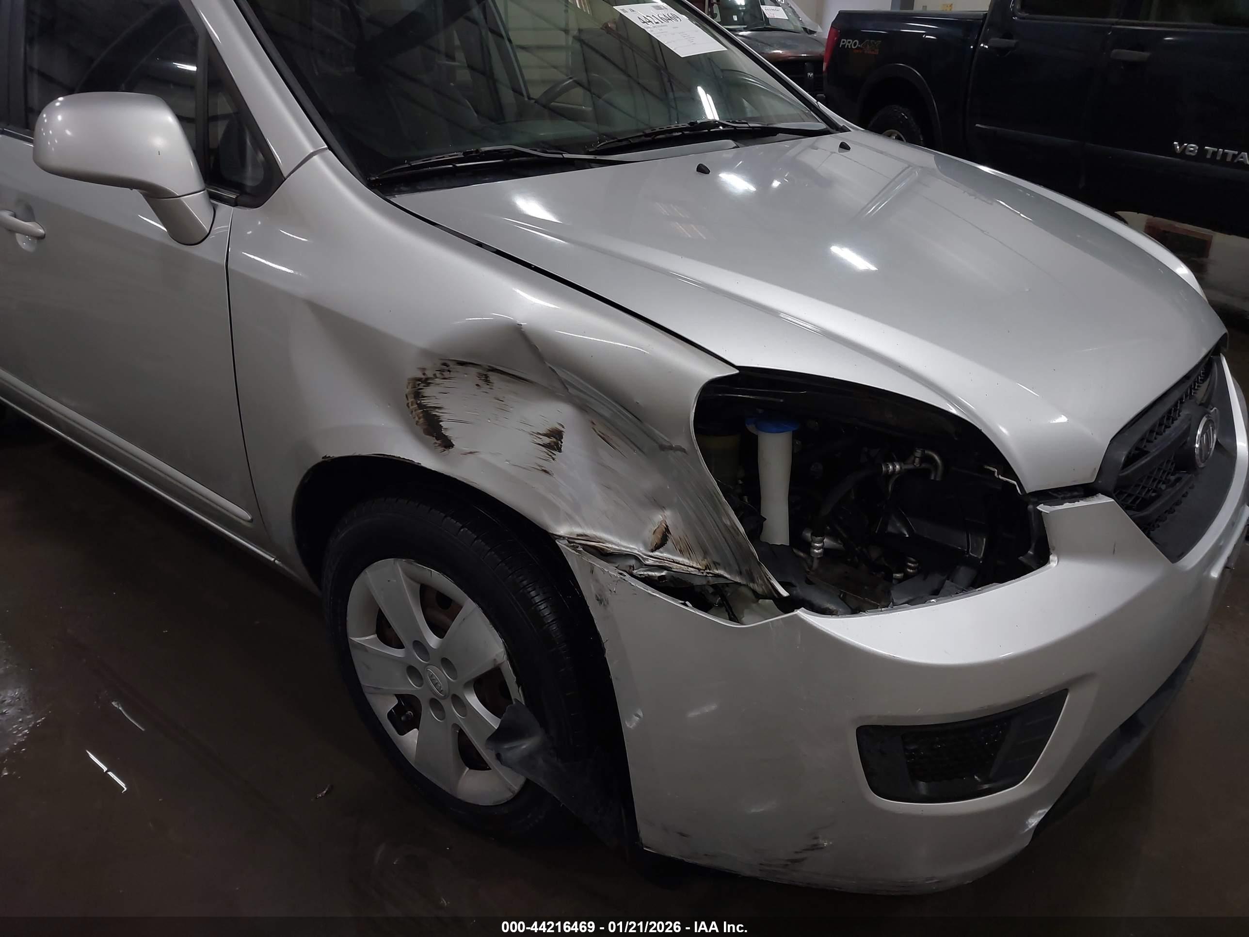 KIA RONDO image 6