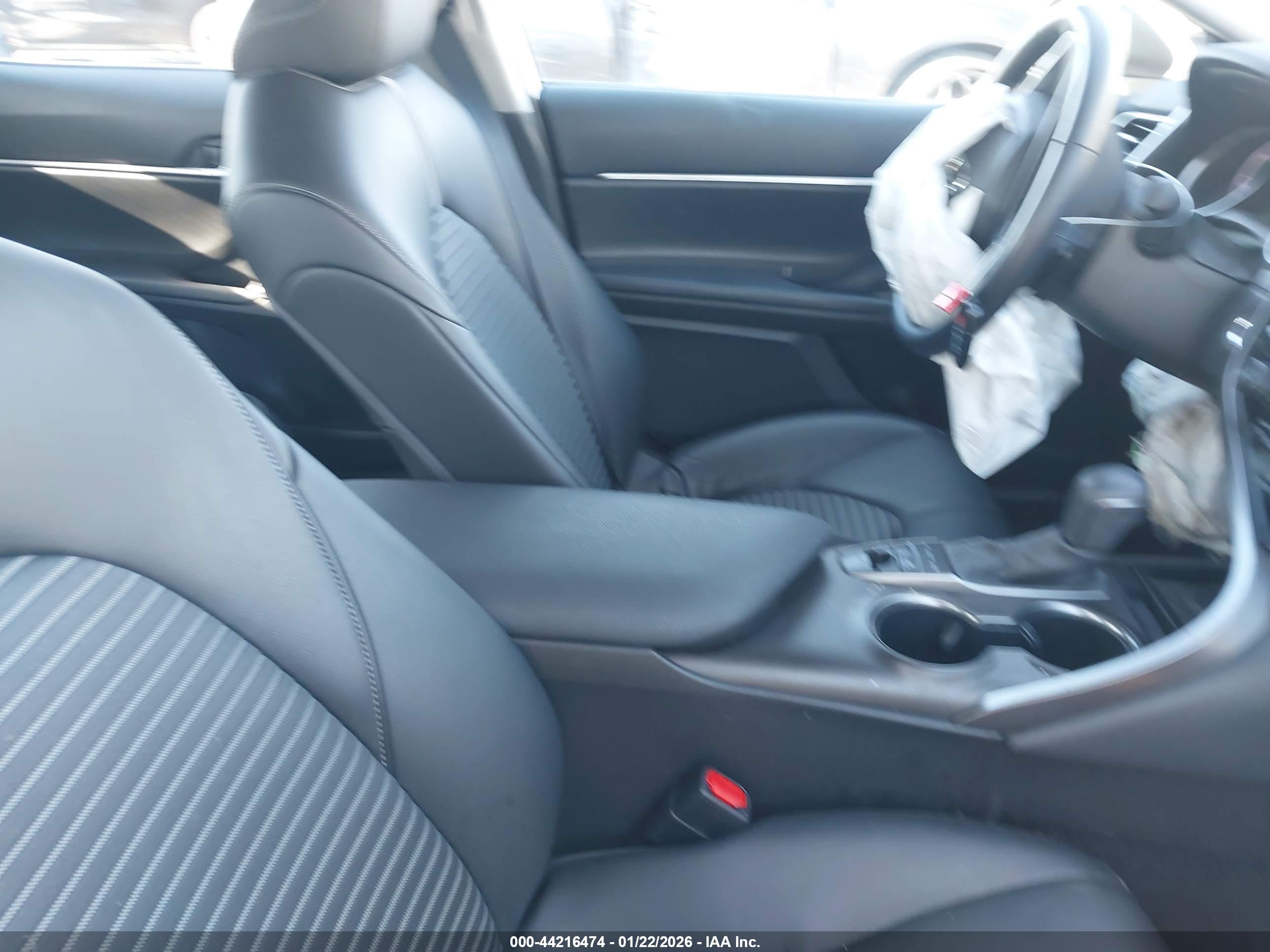 TOYOTA CAMRY image 5