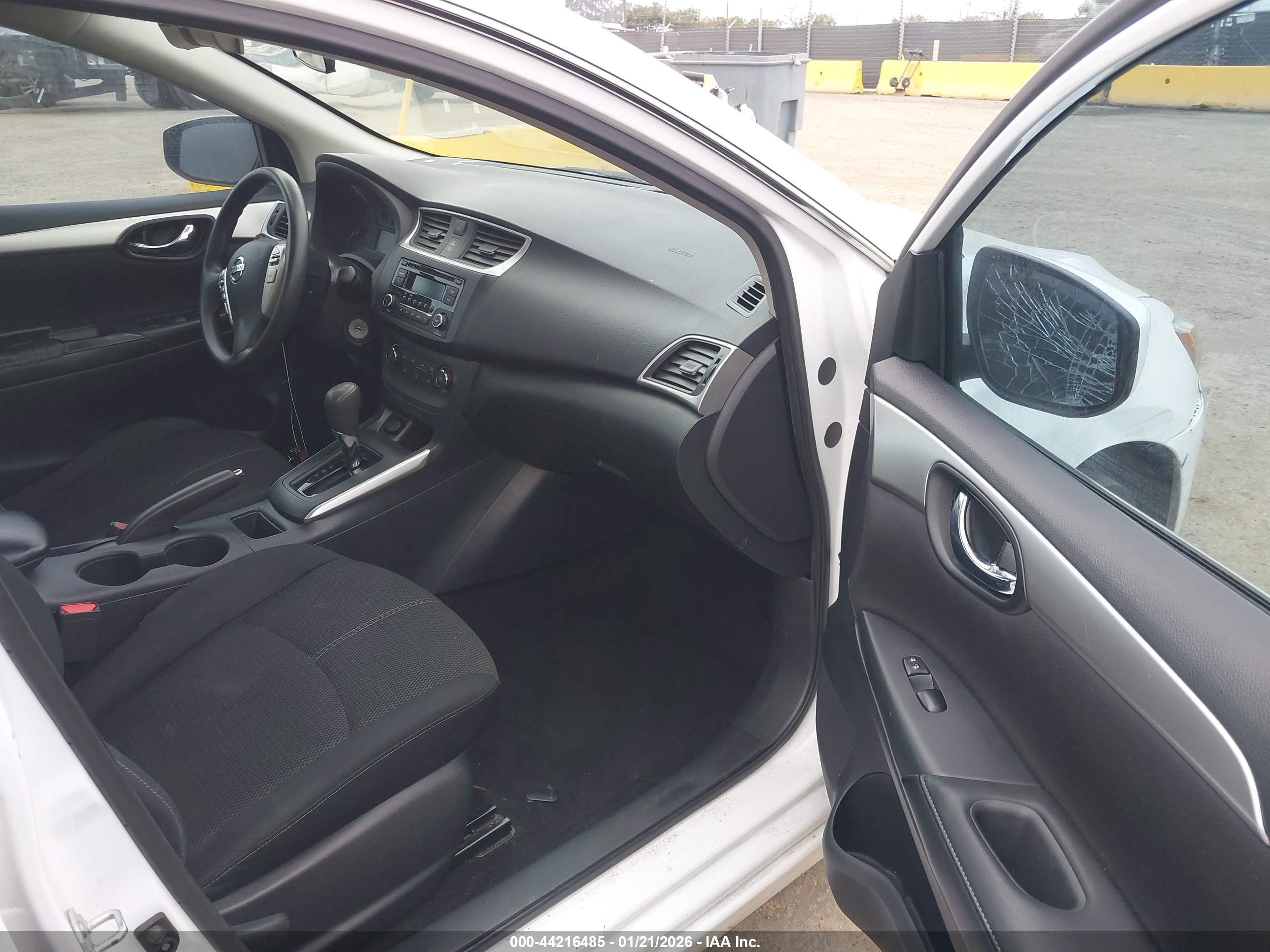 NISSAN SENTRA image 5