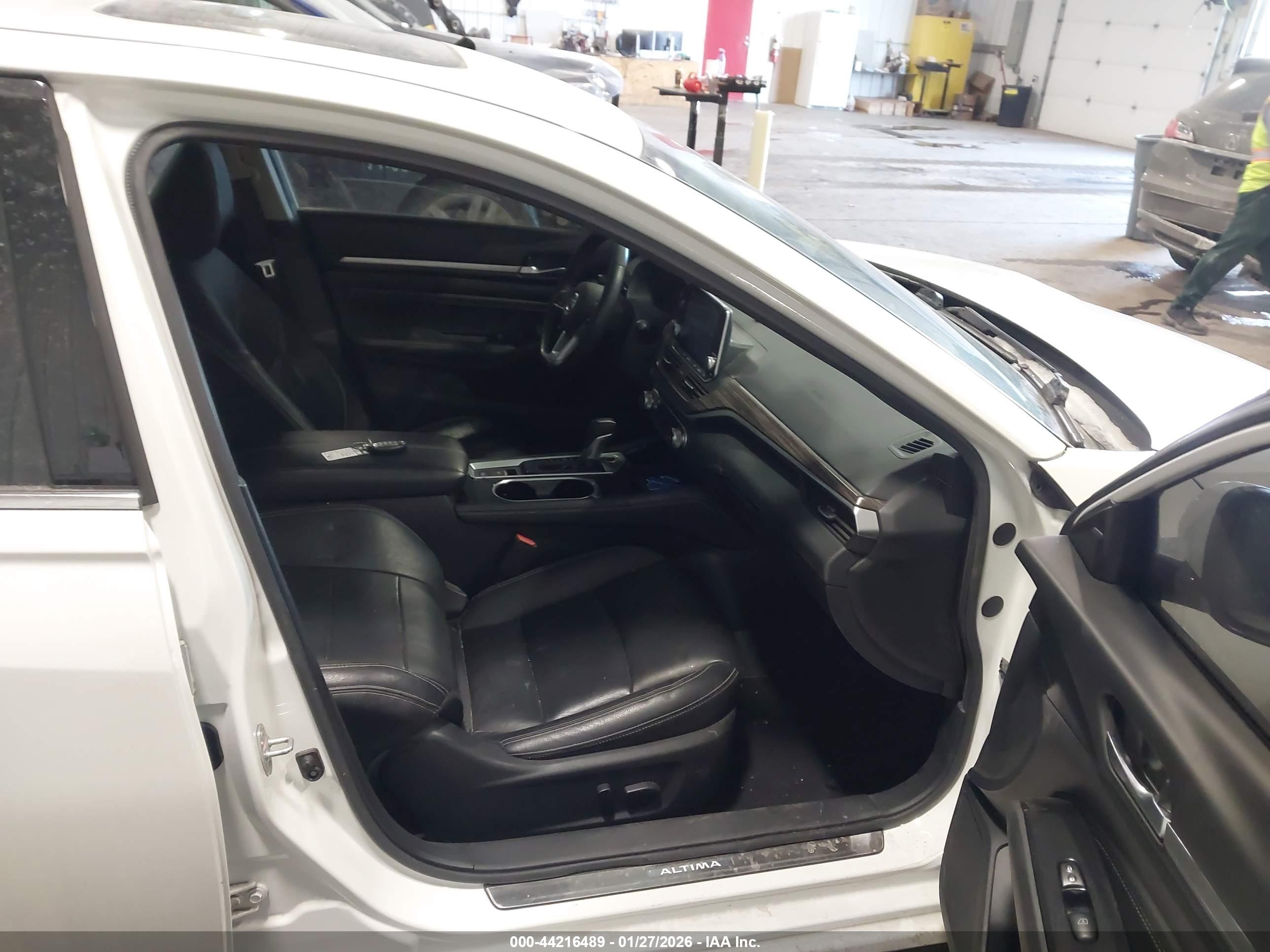 NISSAN ALTIMA image 5