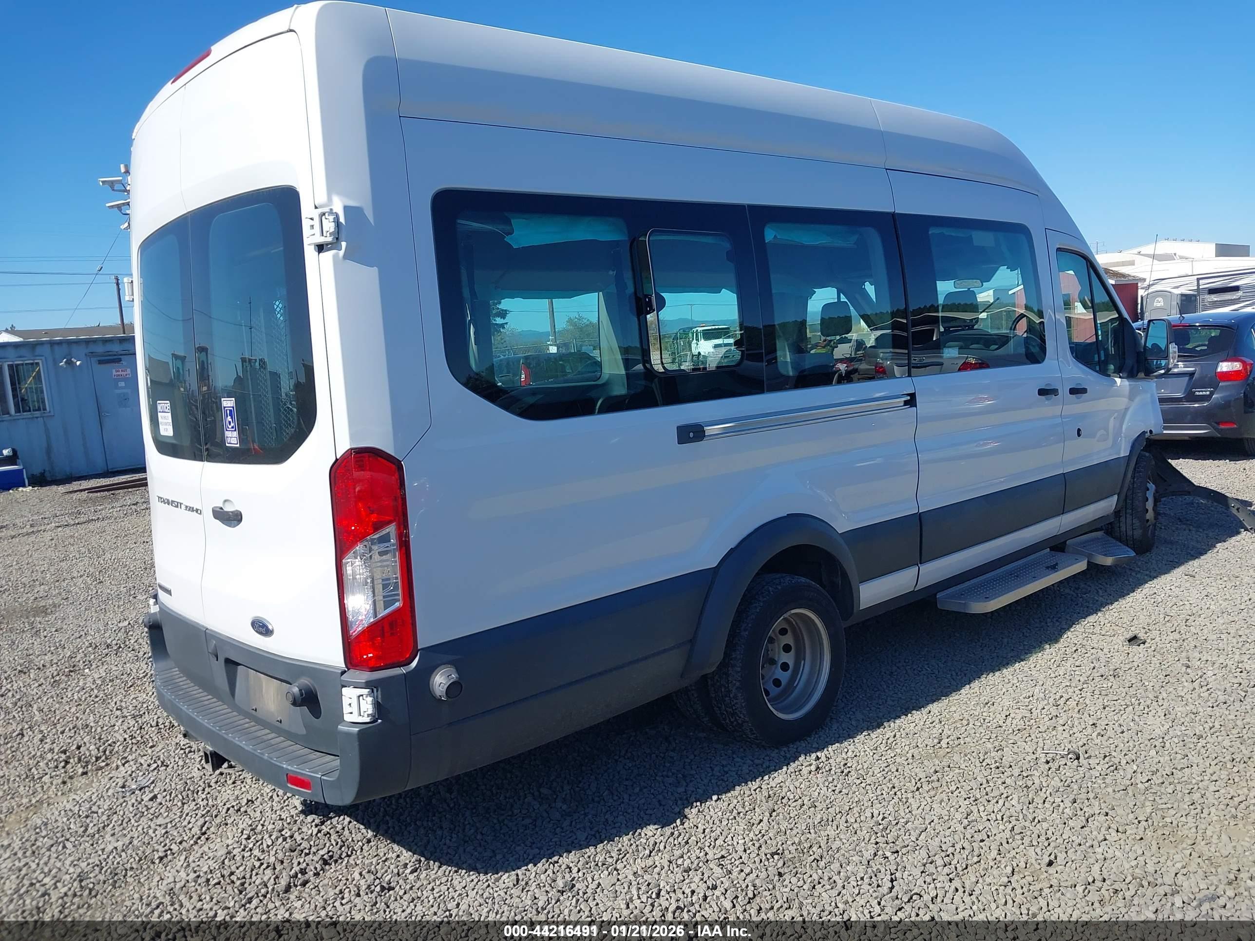 FORD TRANSIT-350 image 4