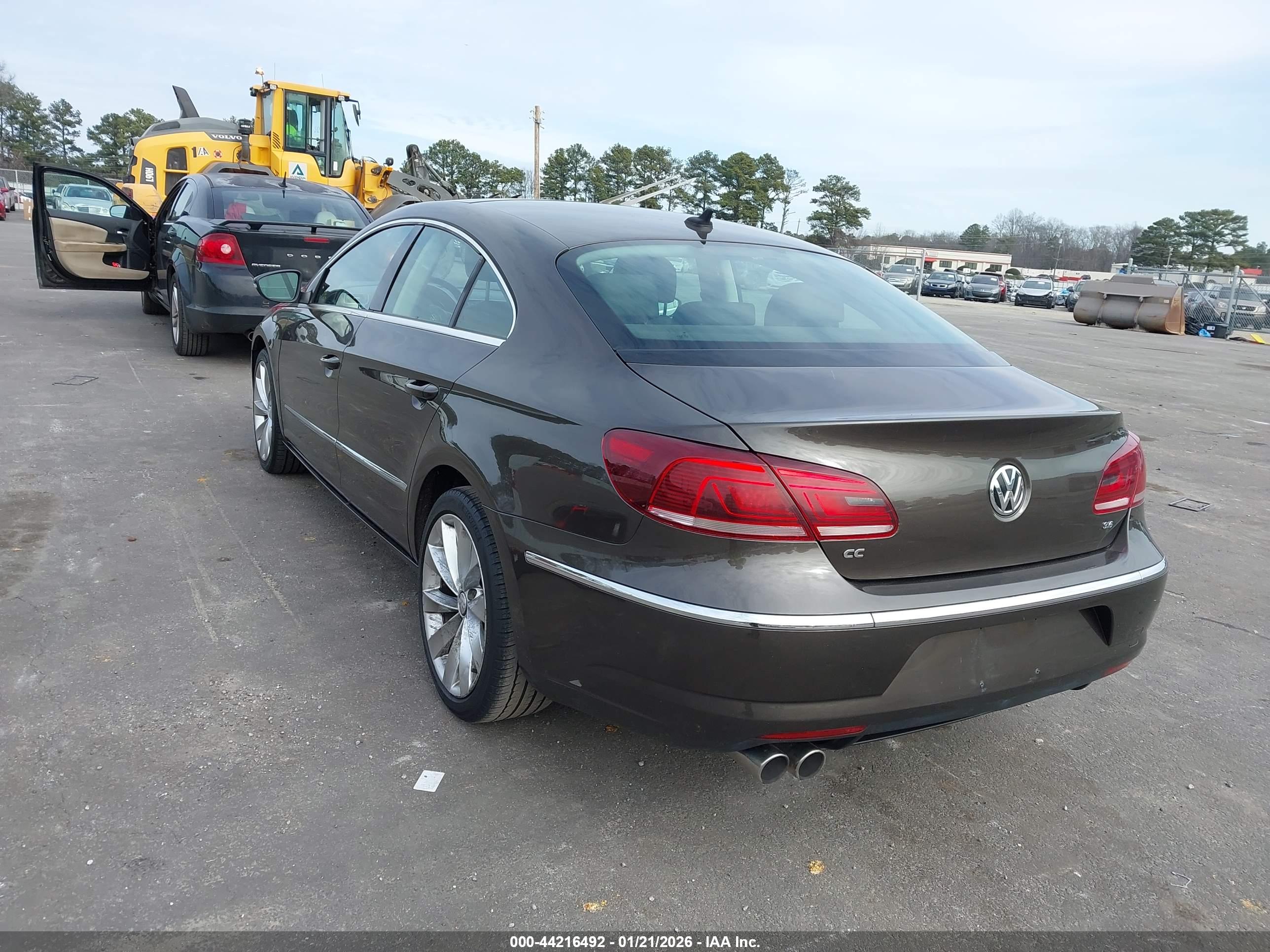 VOLKSWAGEN CC image 3