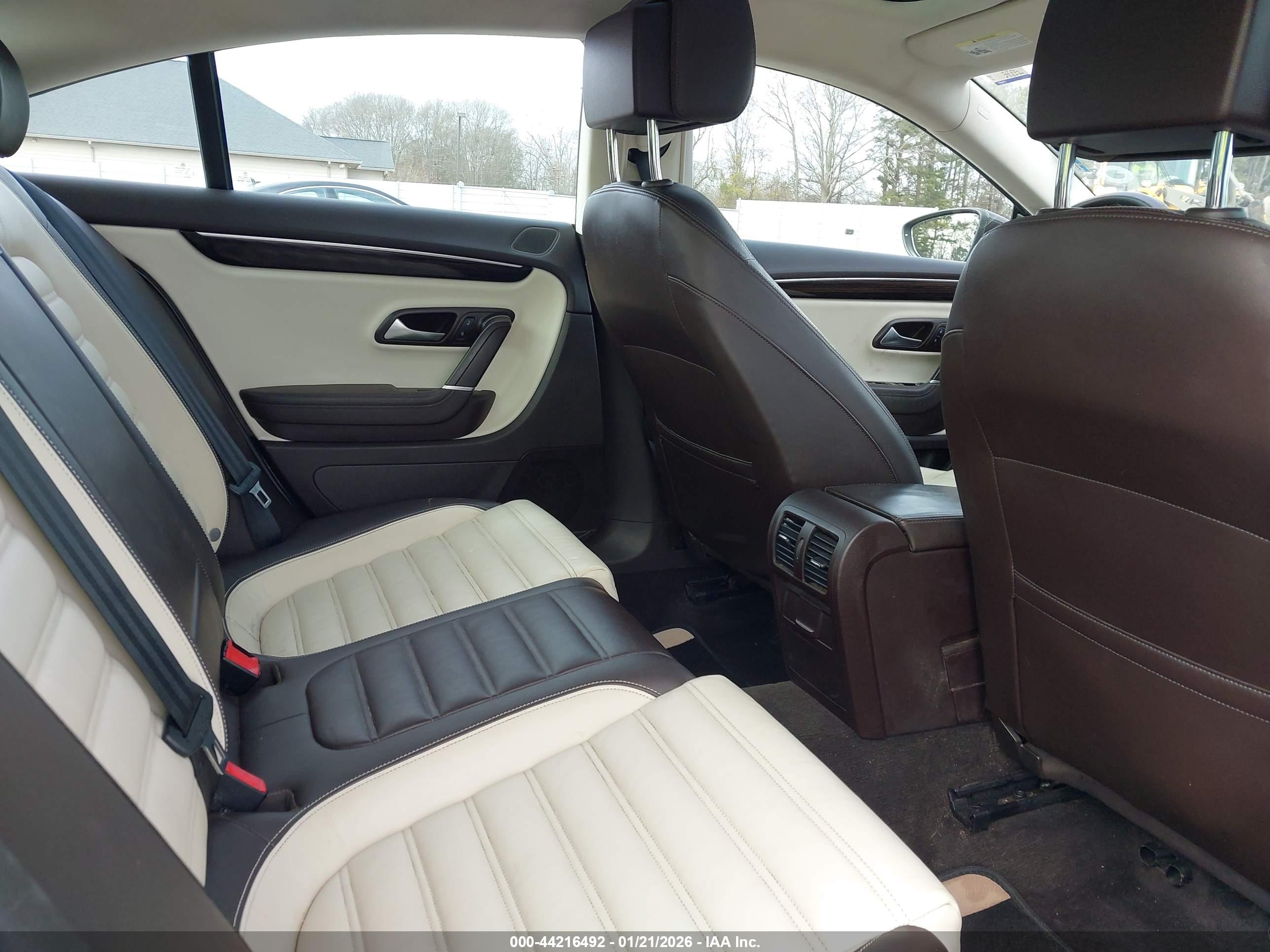 VOLKSWAGEN CC image 8