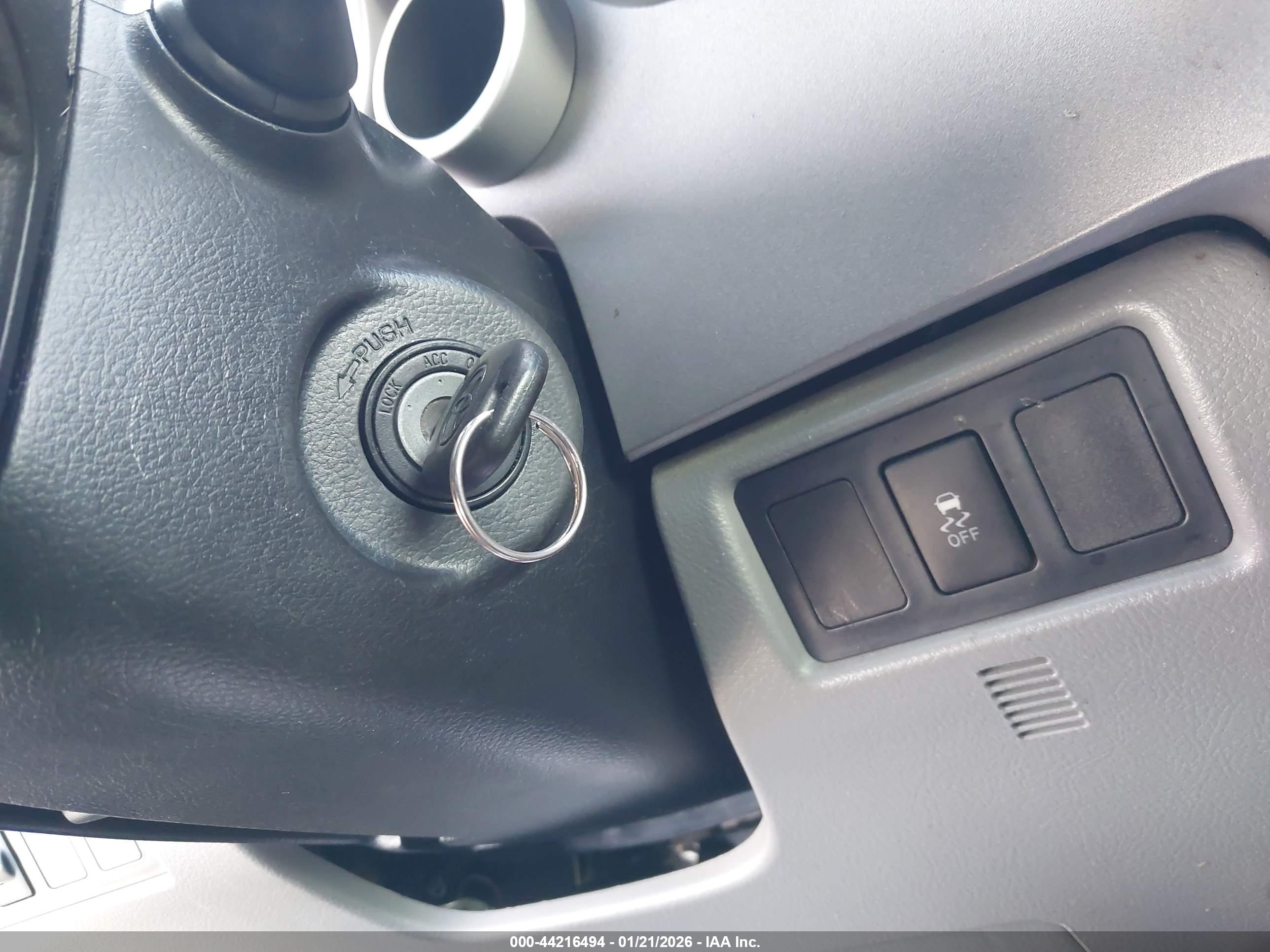 TOYOTA TUNDRA image 11