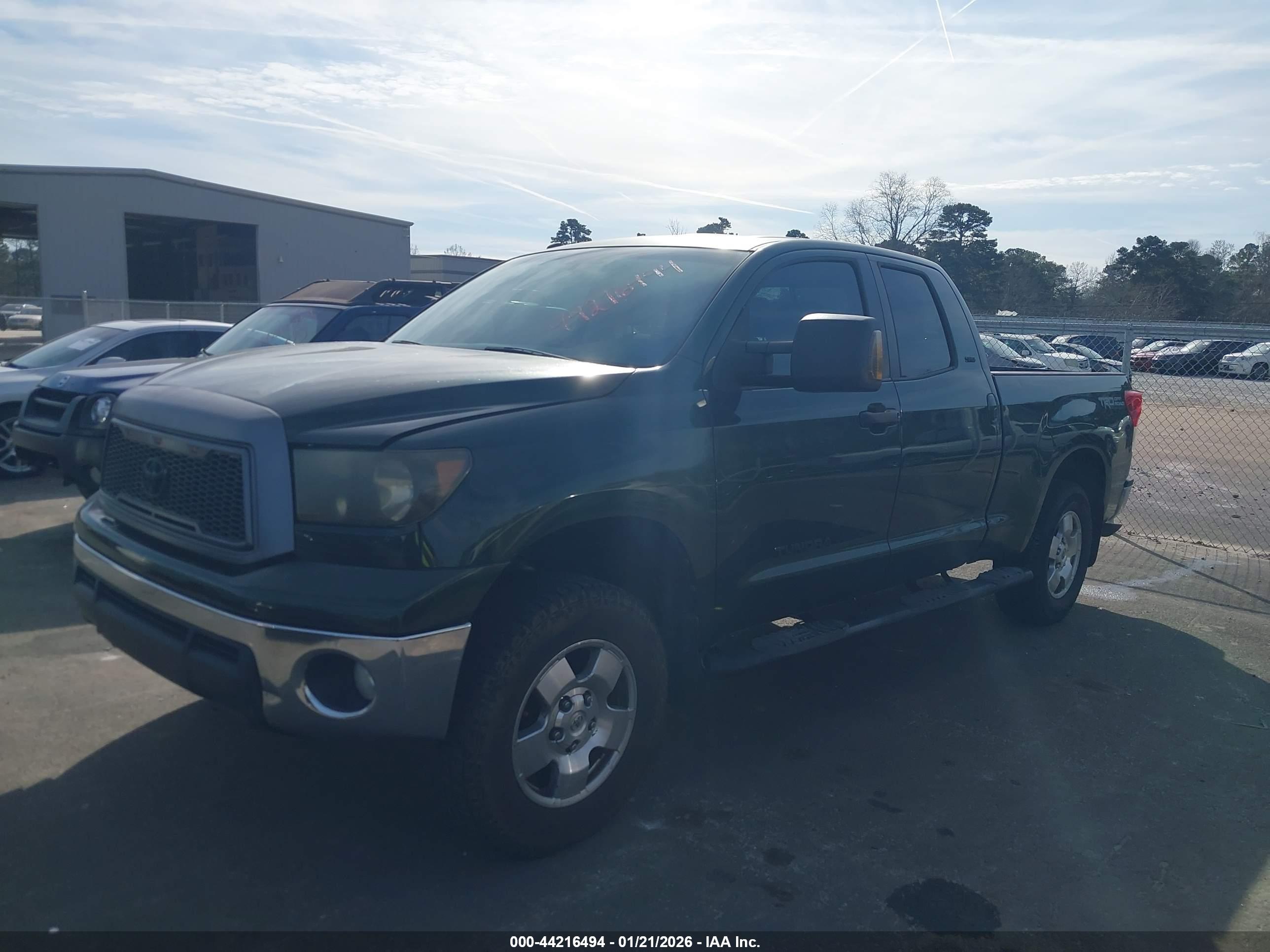 TOYOTA TUNDRA image 2