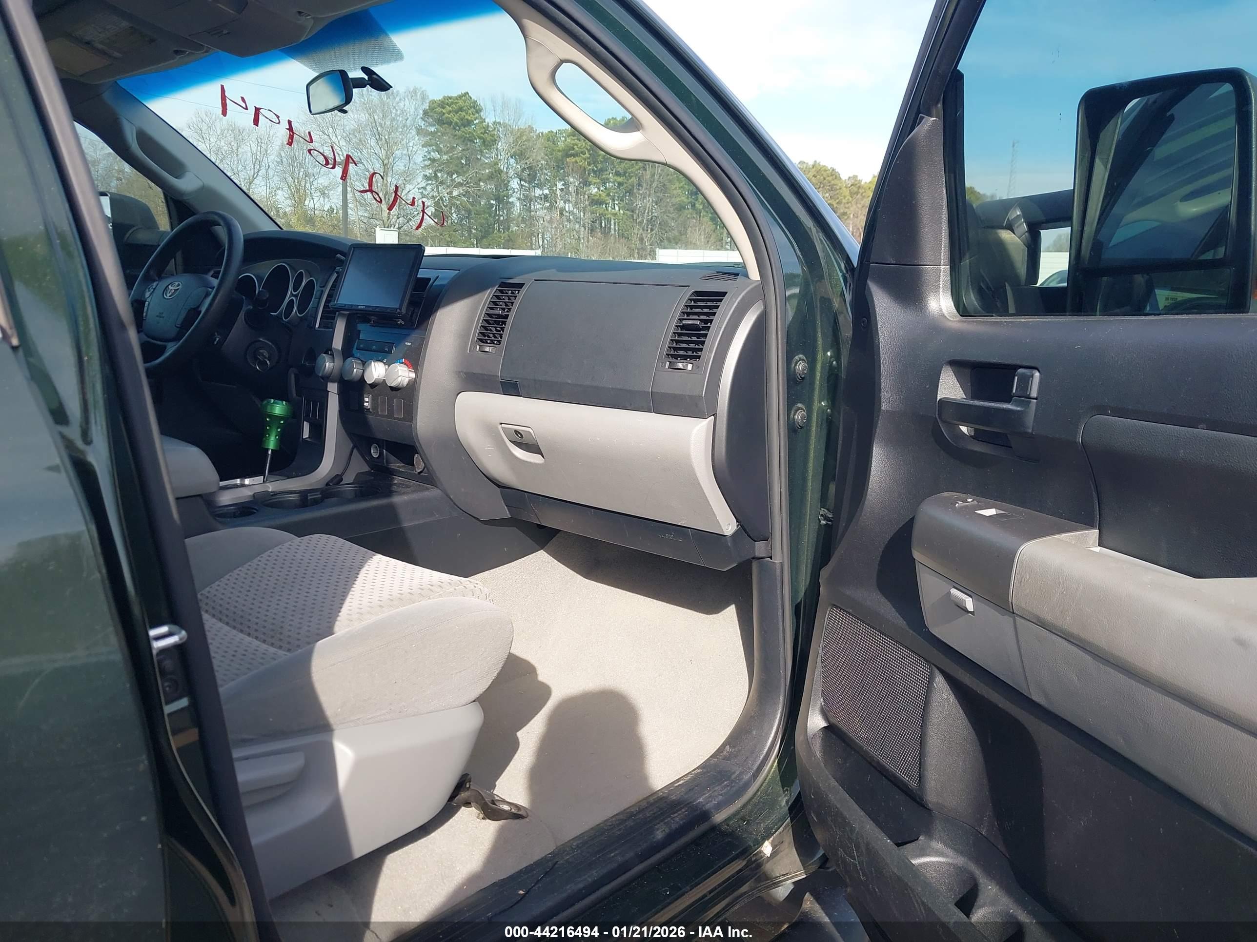 TOYOTA TUNDRA image 5