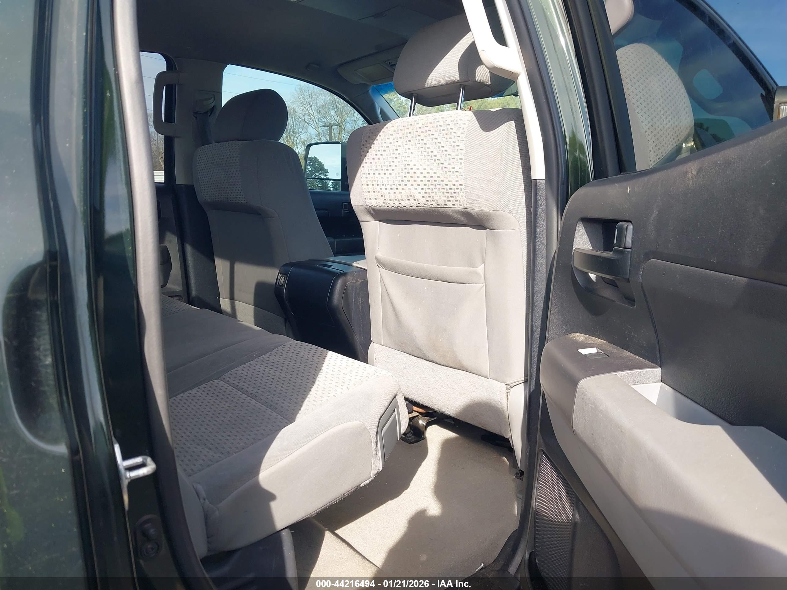 TOYOTA TUNDRA image 8