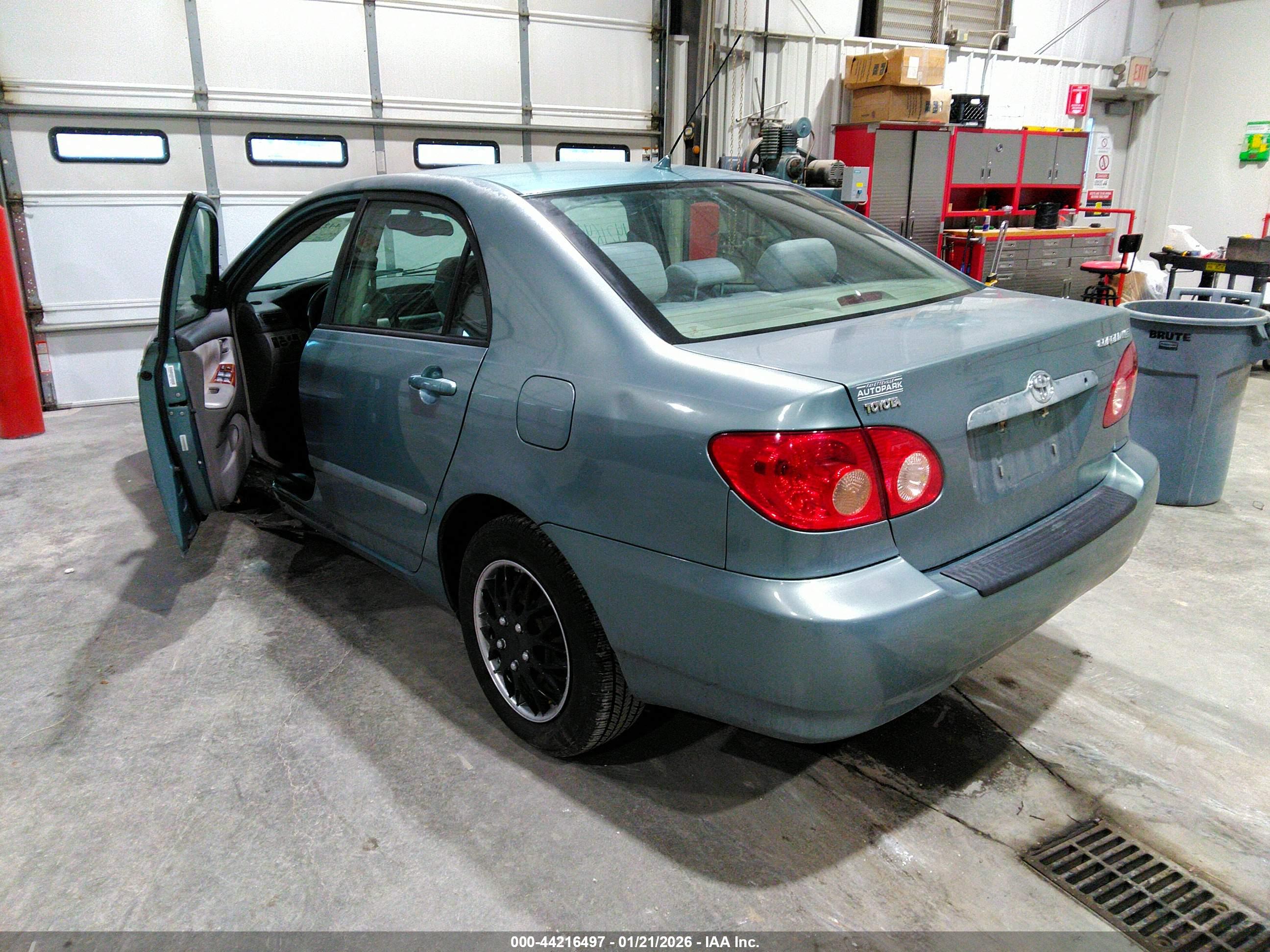 TOYOTA COROLLA image 3