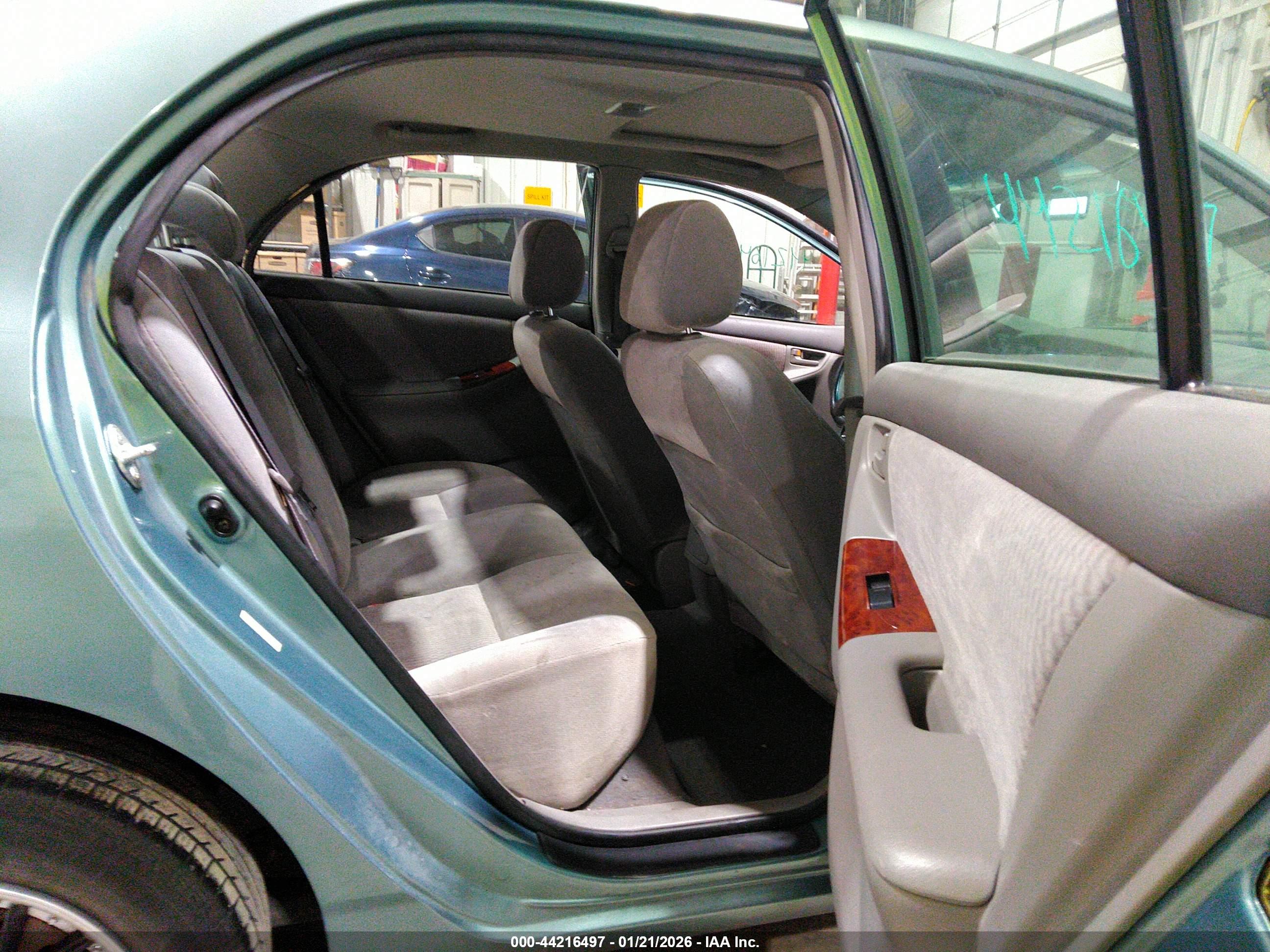 TOYOTA COROLLA image 8