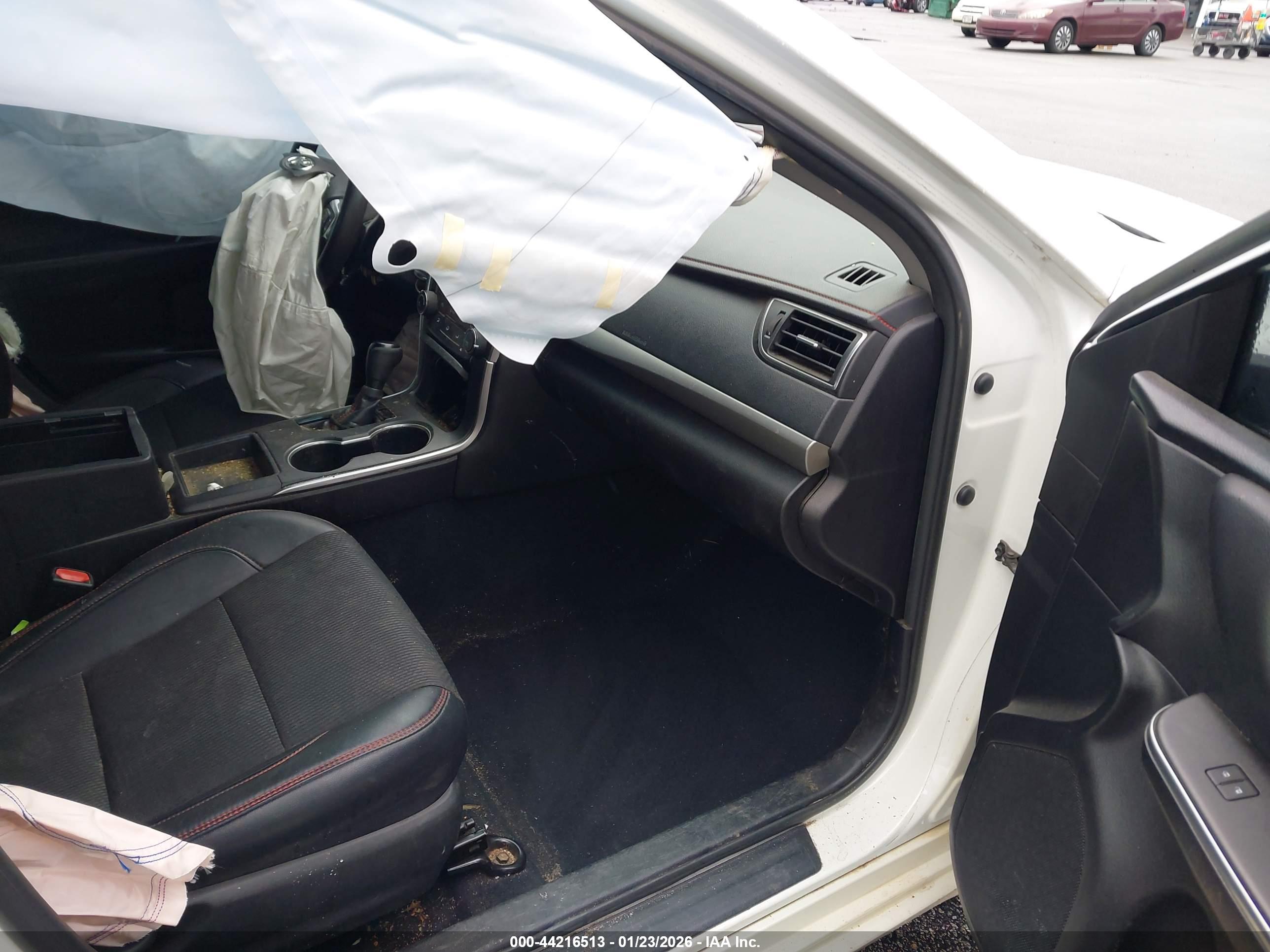 TOYOTA CAMRY image 5