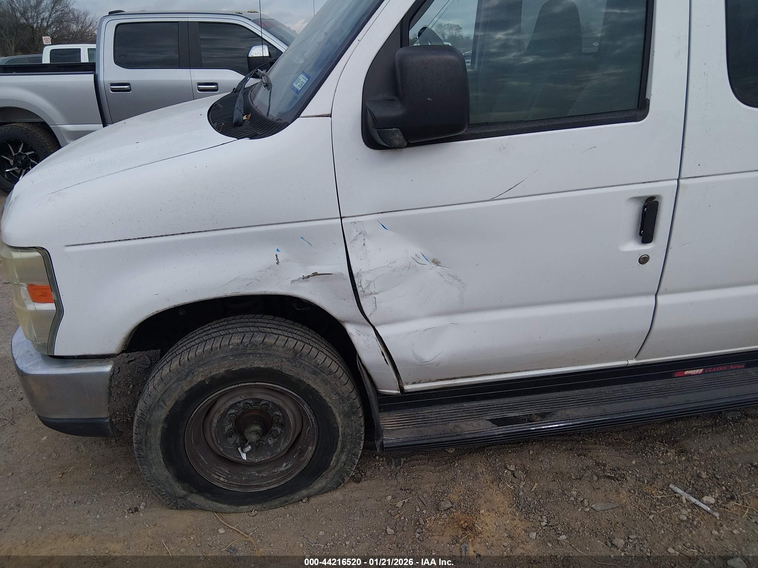 FORD E-350 image 6