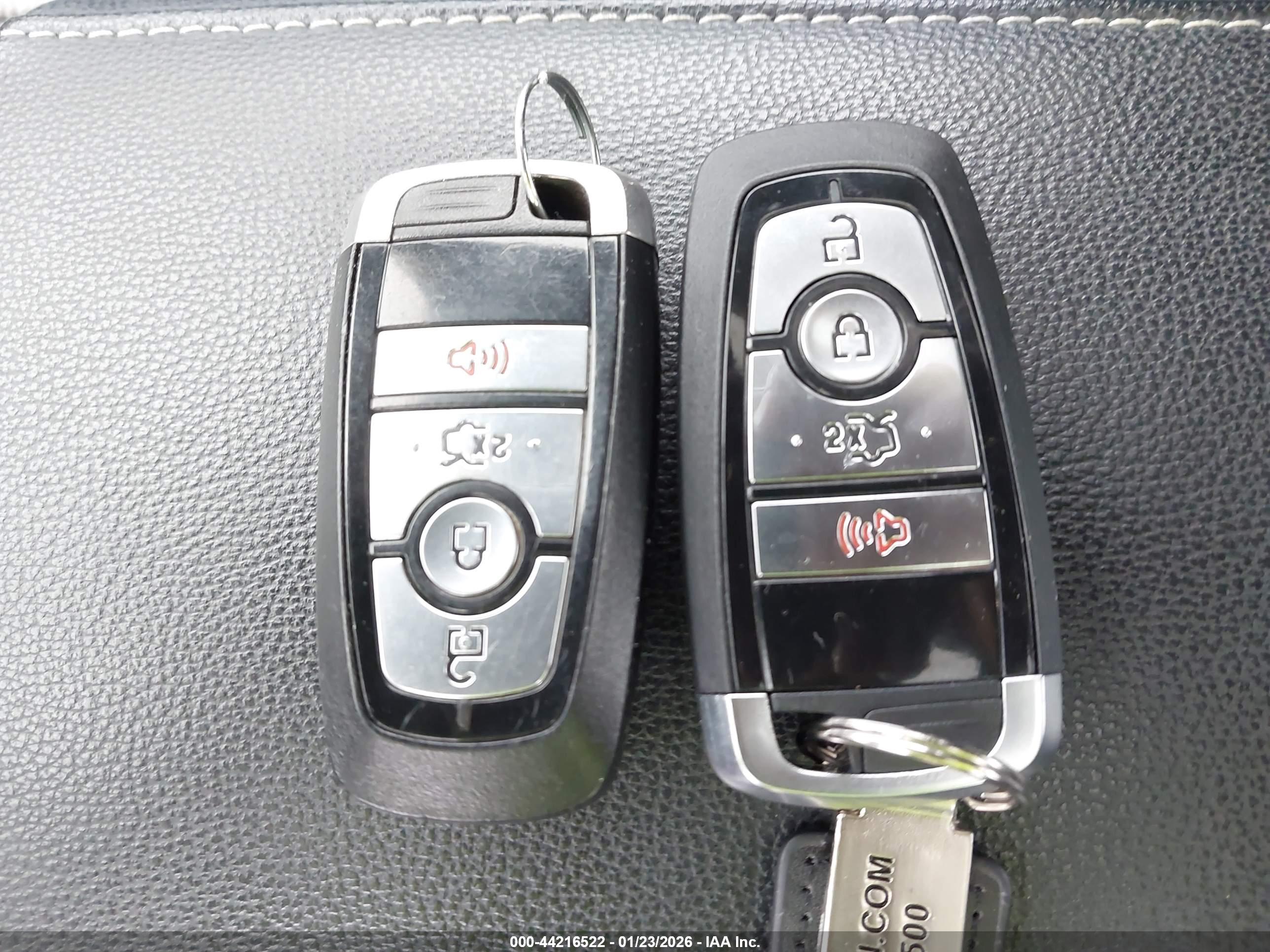 FORD FUSION image 11