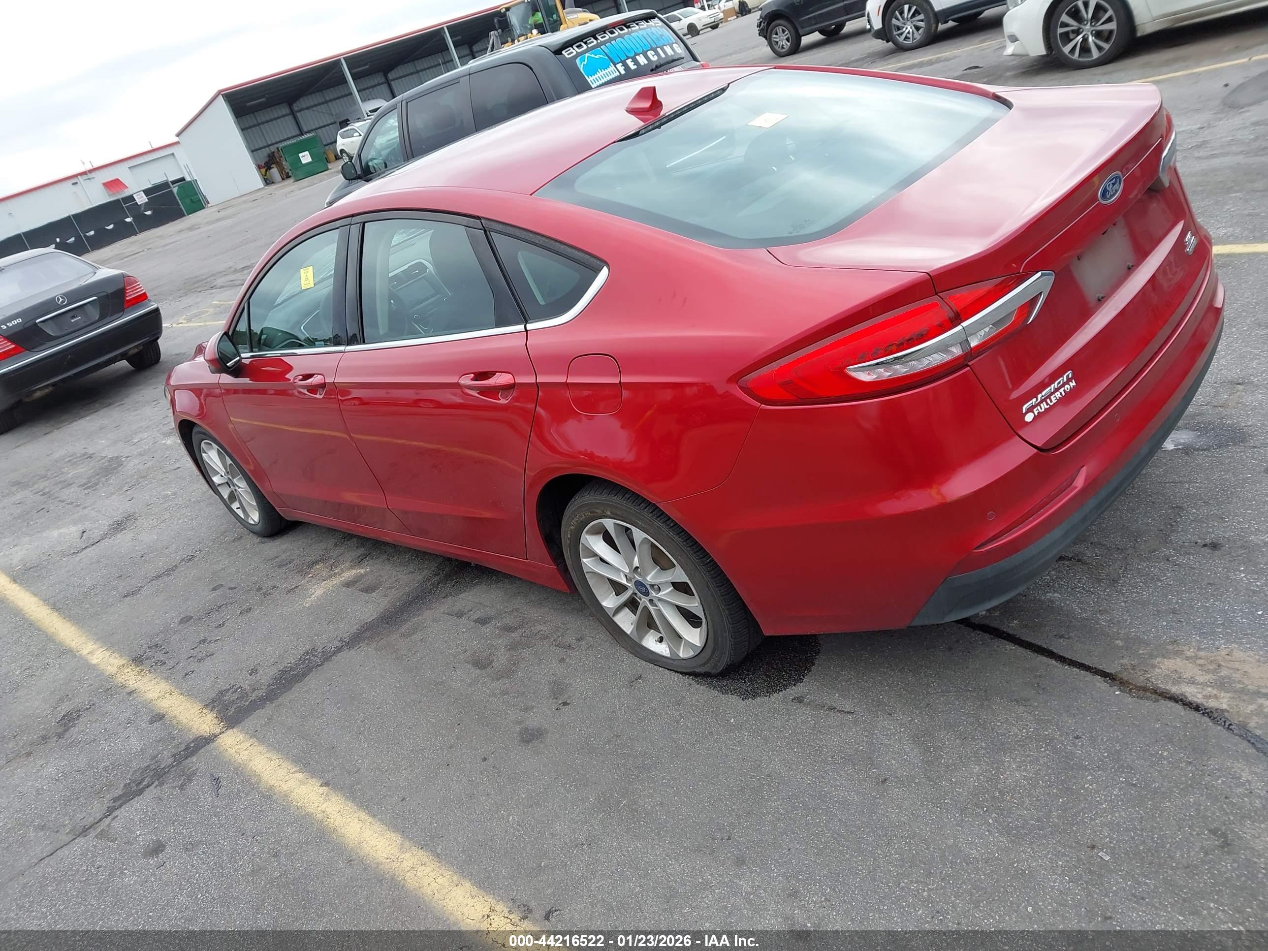 FORD FUSION image 3