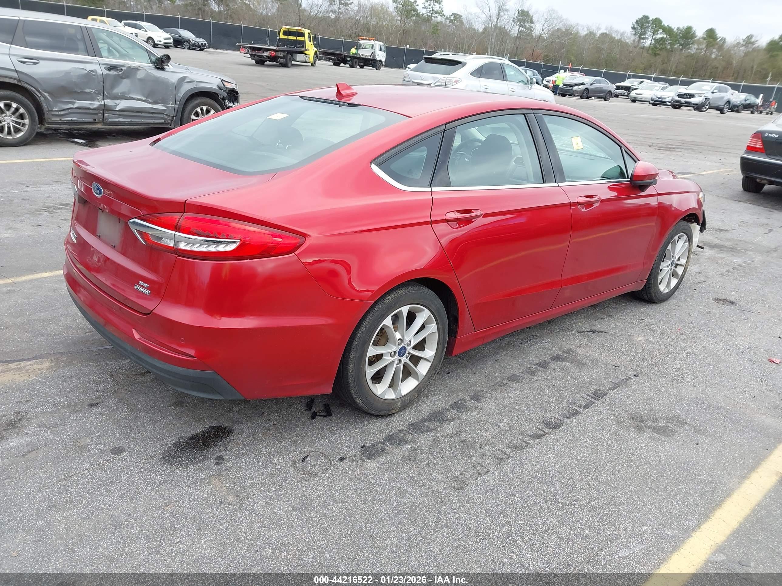 FORD FUSION image 4