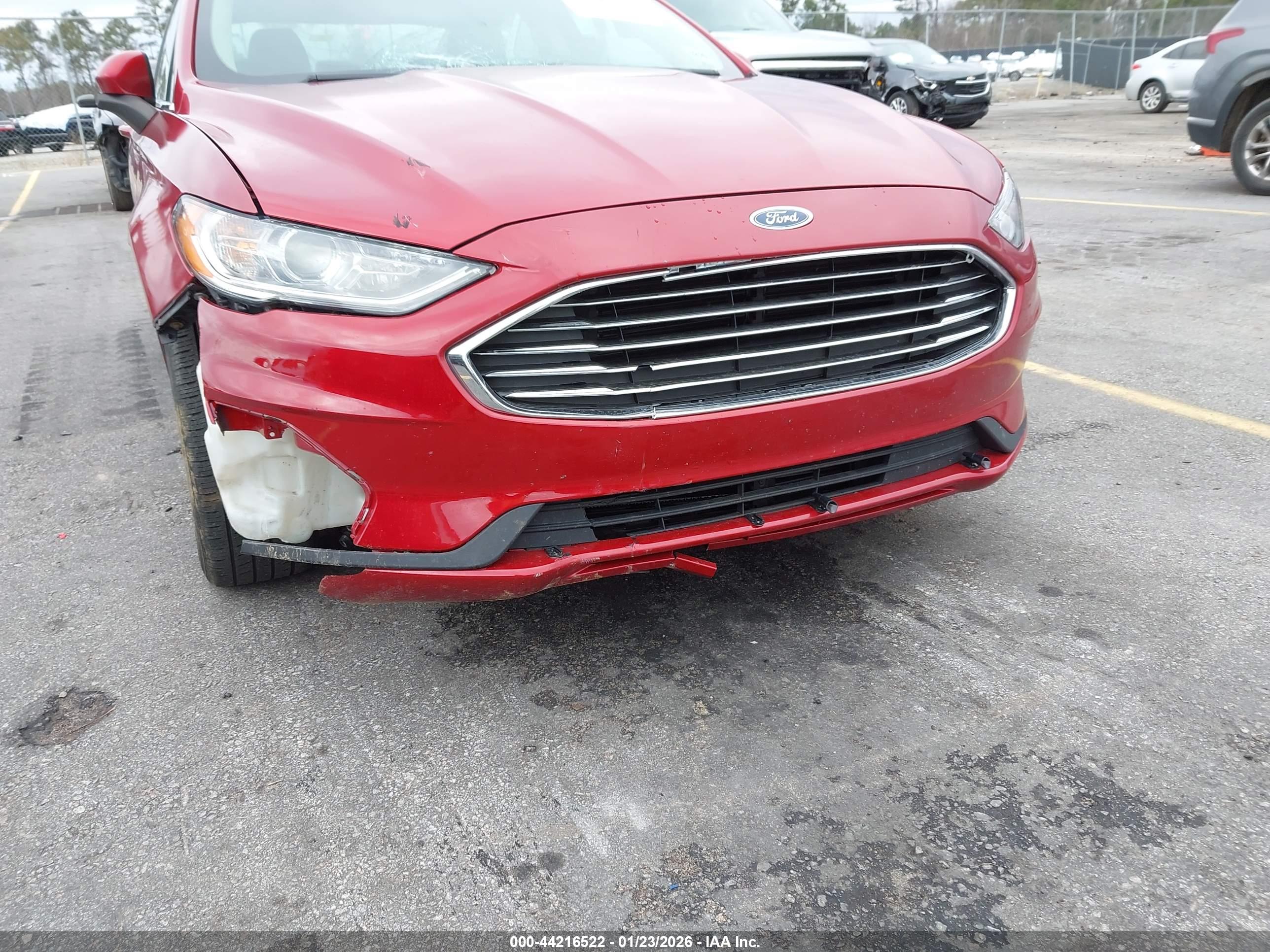 FORD FUSION image 6