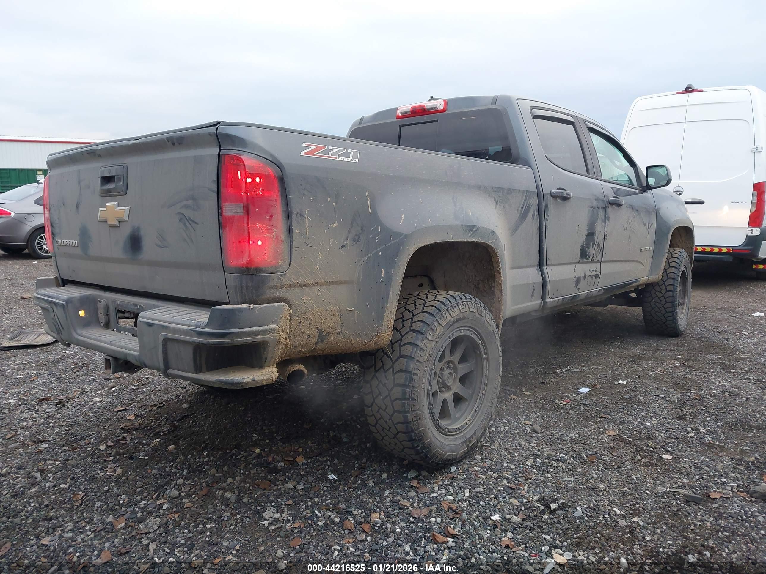 CHEVROLET COLORADO image 4