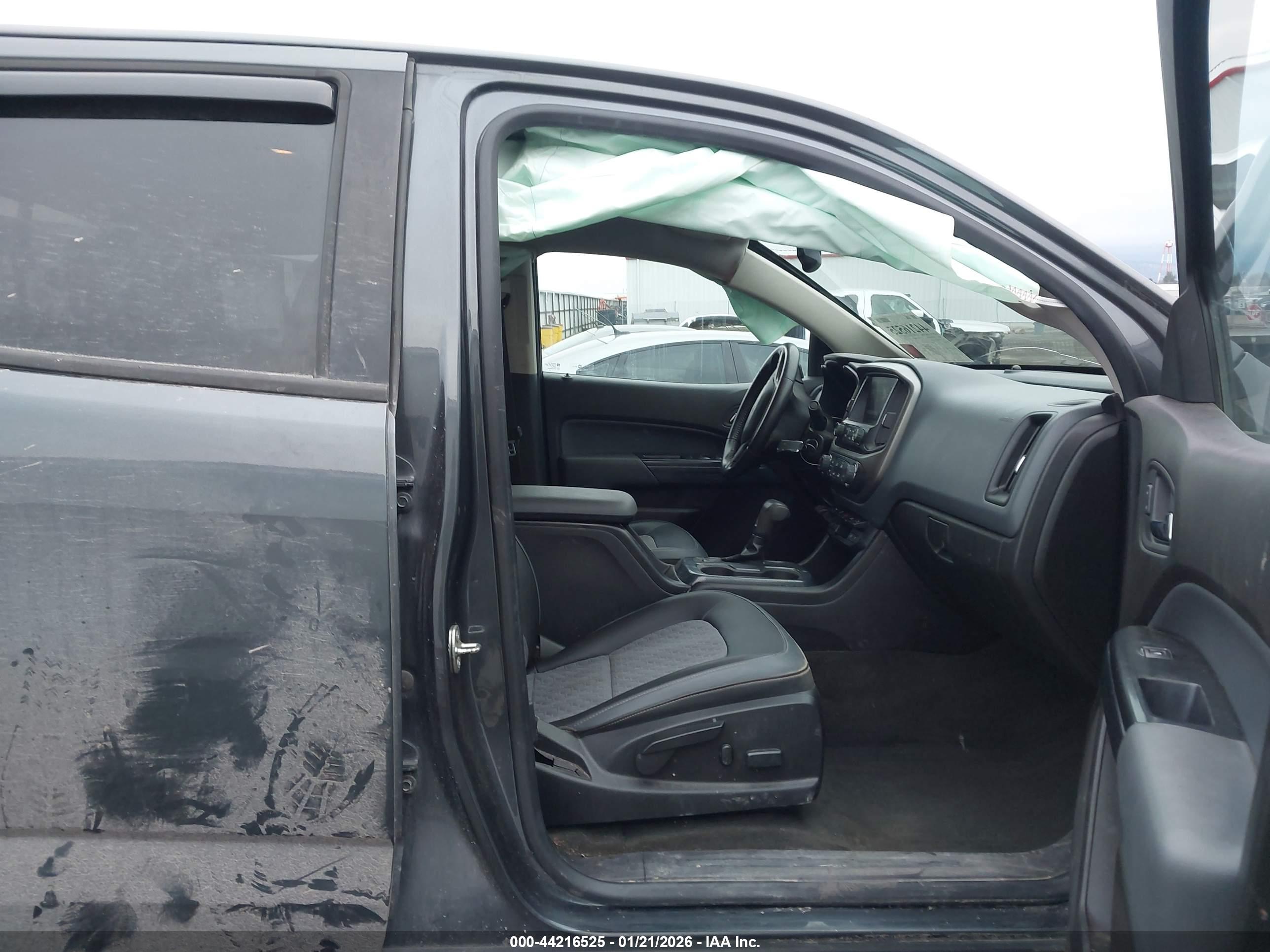CHEVROLET COLORADO image 5