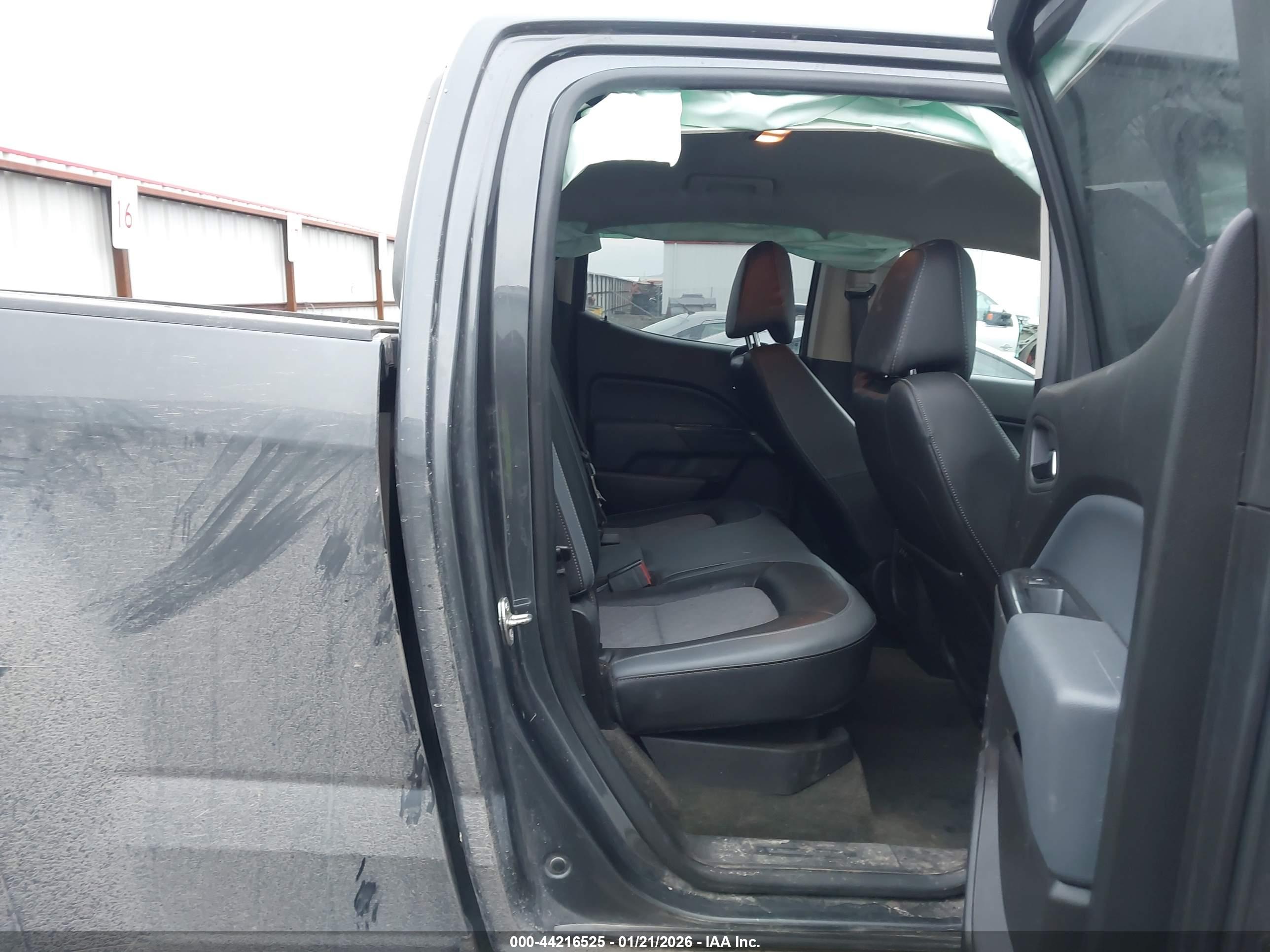 CHEVROLET COLORADO image 8