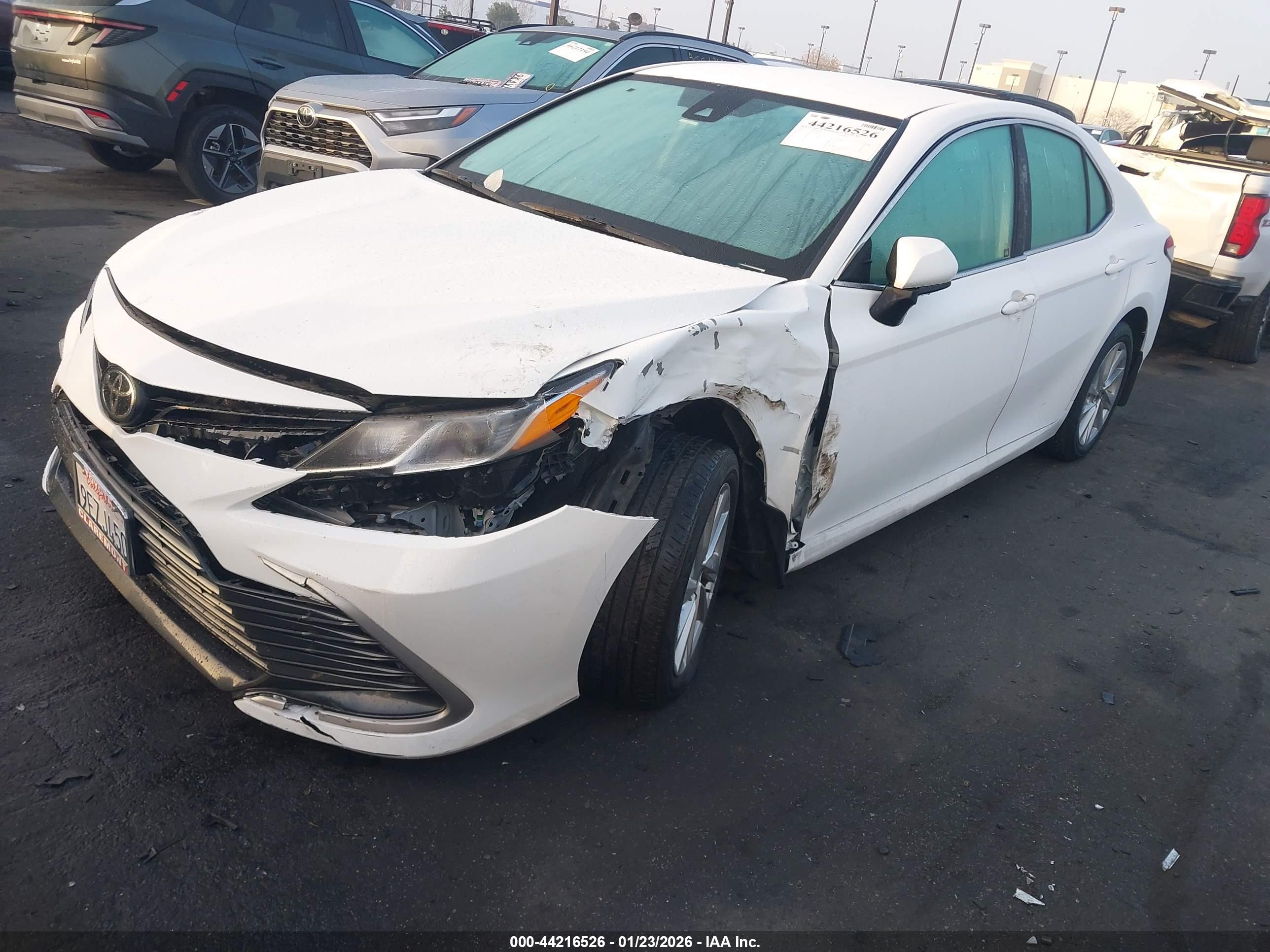 TOYOTA CAMRY image 2