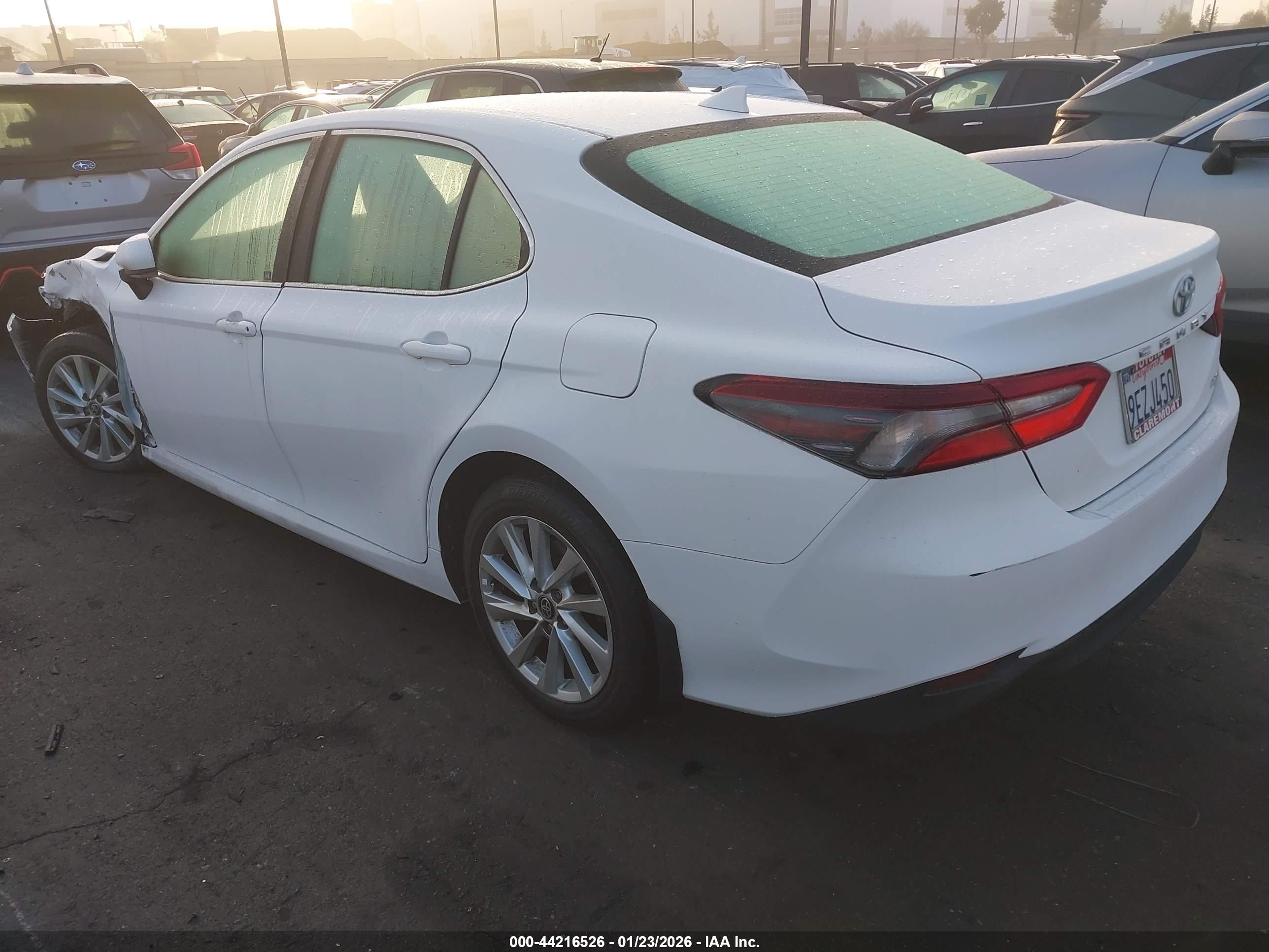 TOYOTA CAMRY image 3