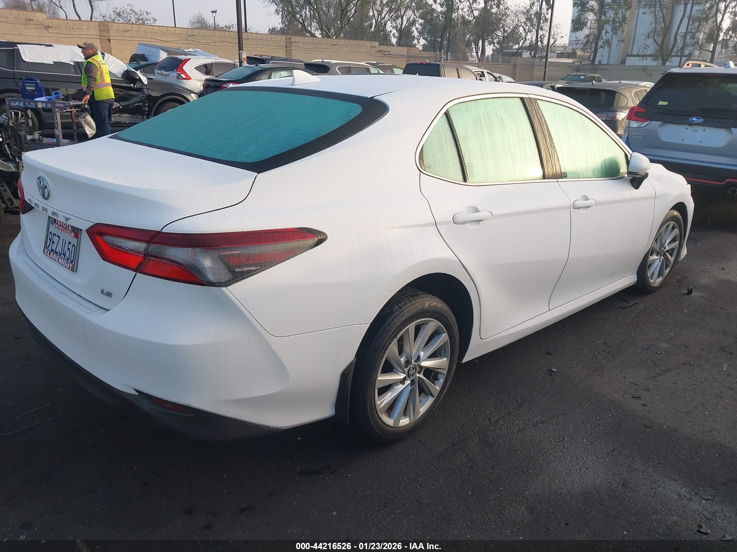 TOYOTA CAMRY image 4